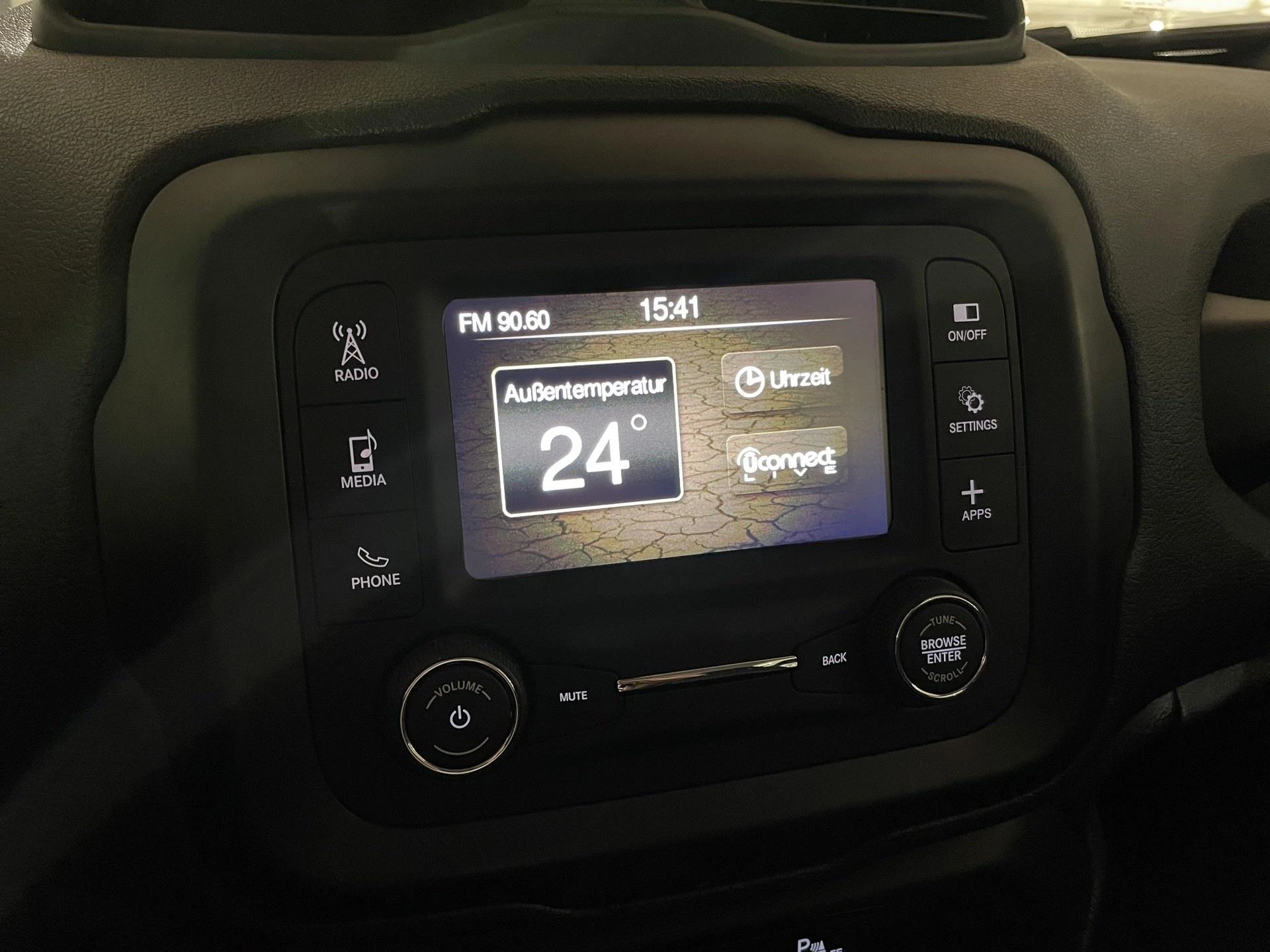 Jeep-Renegade-image-2