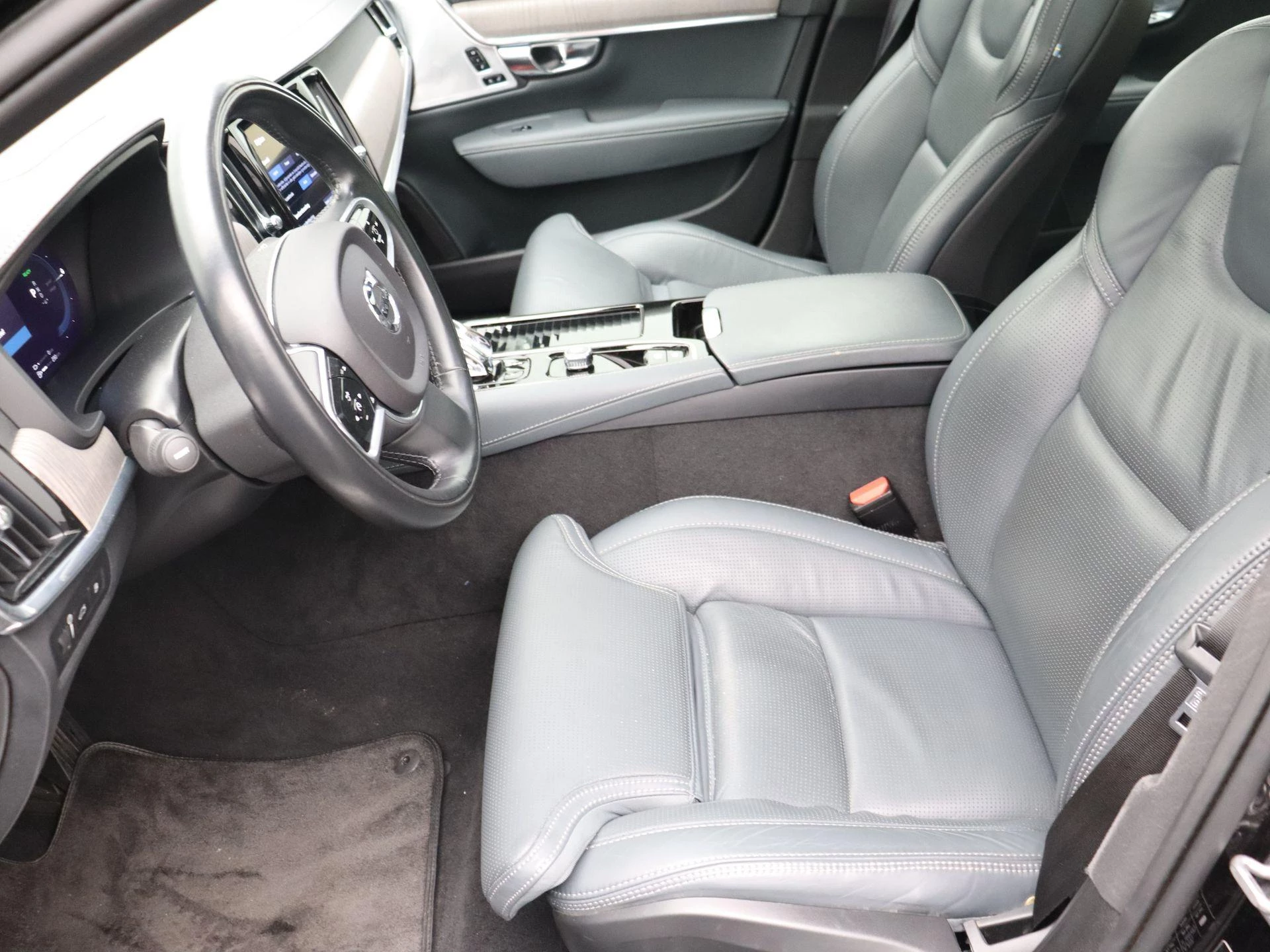 Volvo-V90-image-19