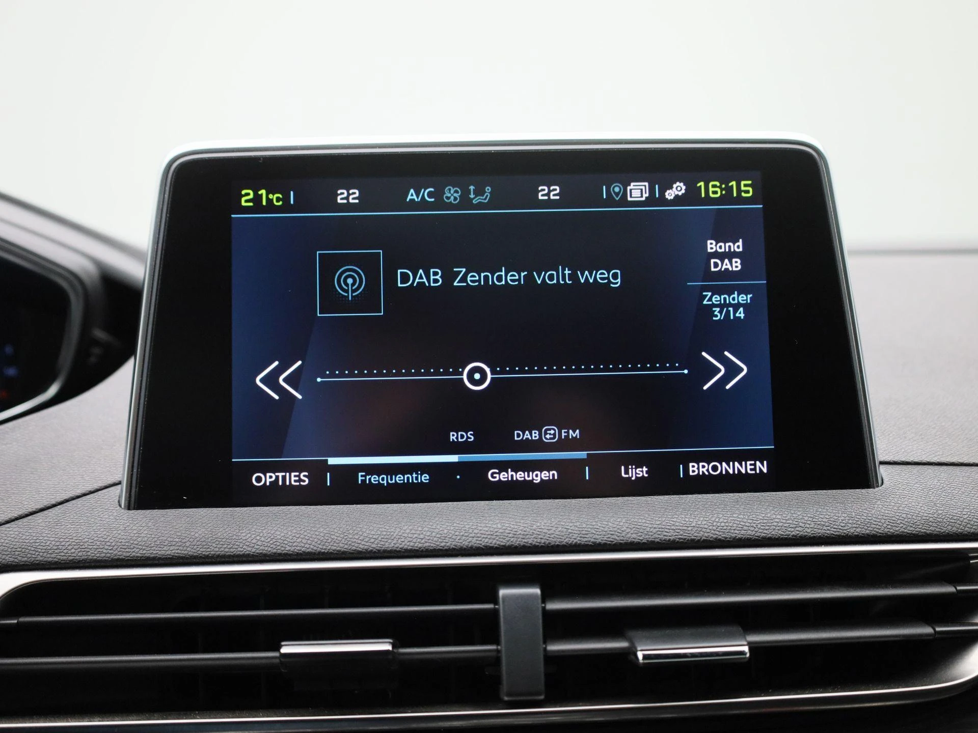 Peugeot-3008-image-21