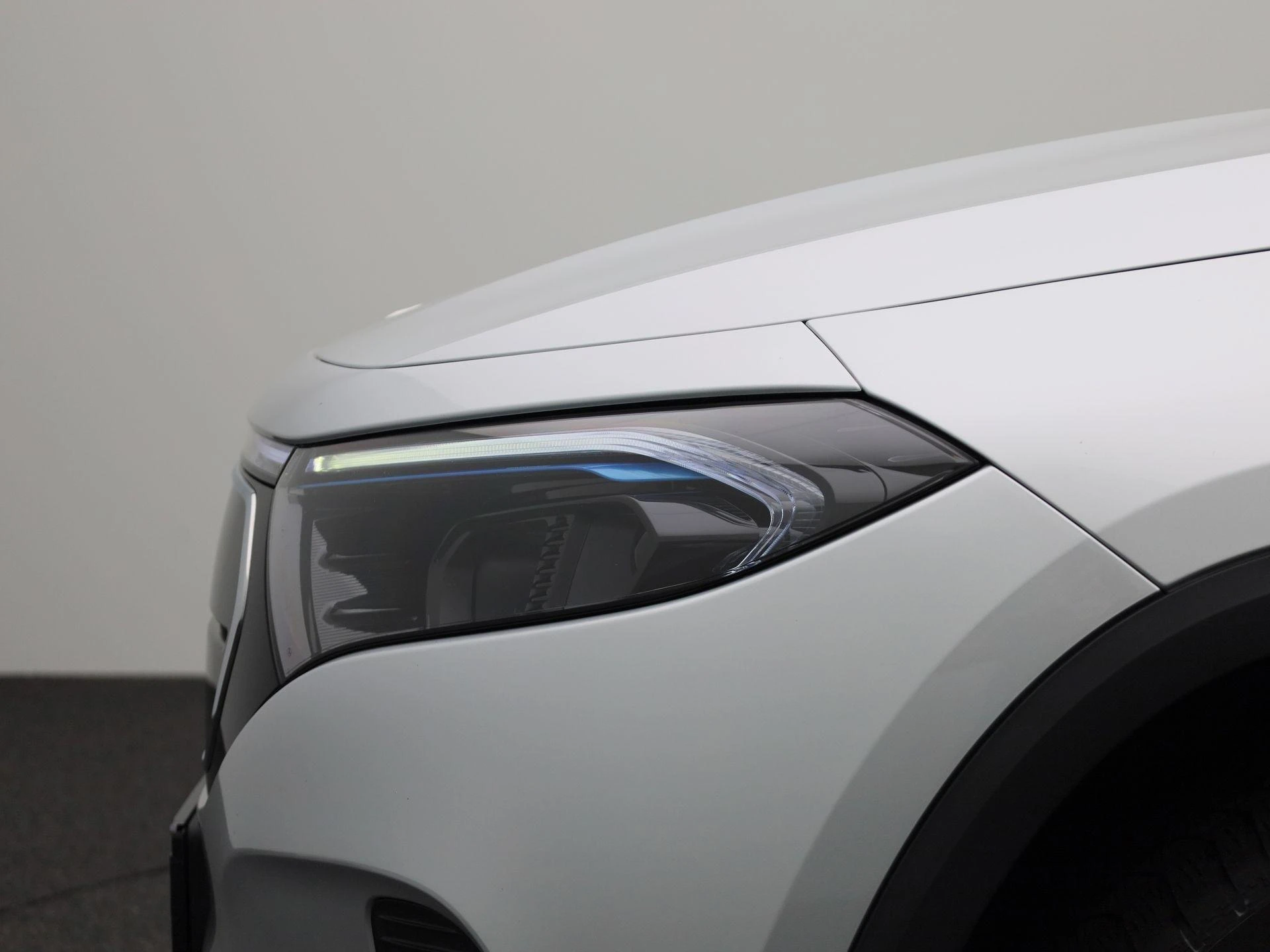 Mercedes-Benz-EQA-image-15