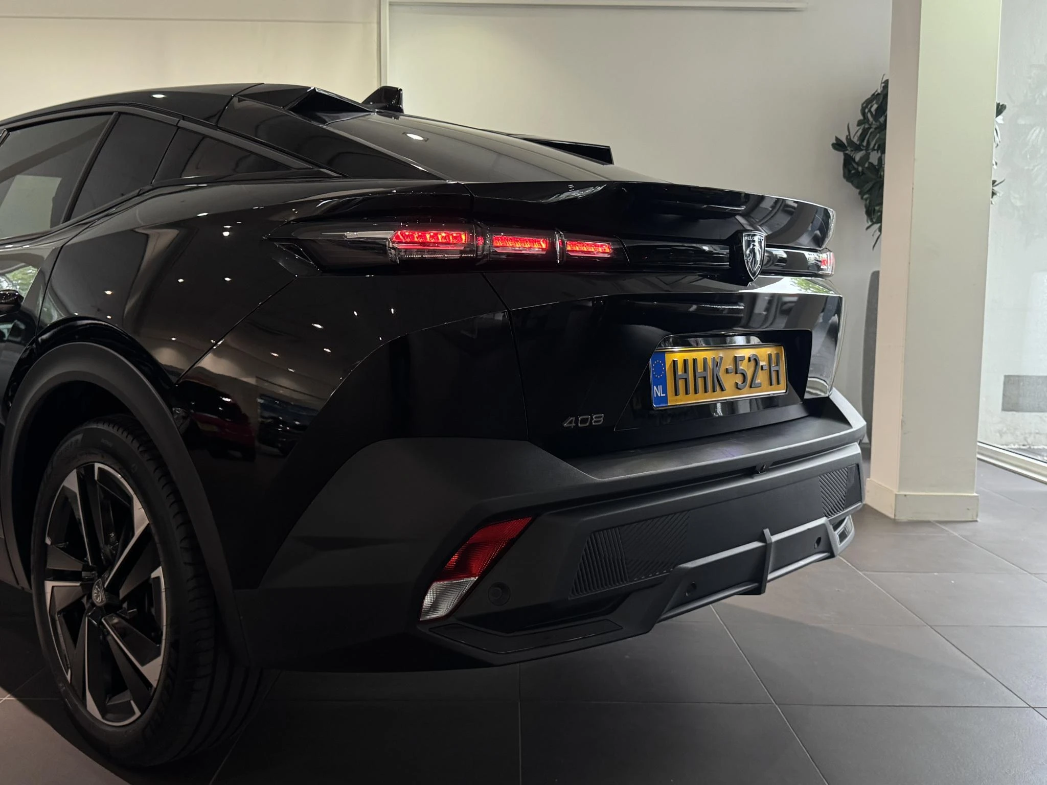Peugeot 408 1.2 Hybrid 145 e-DCS6 Allure