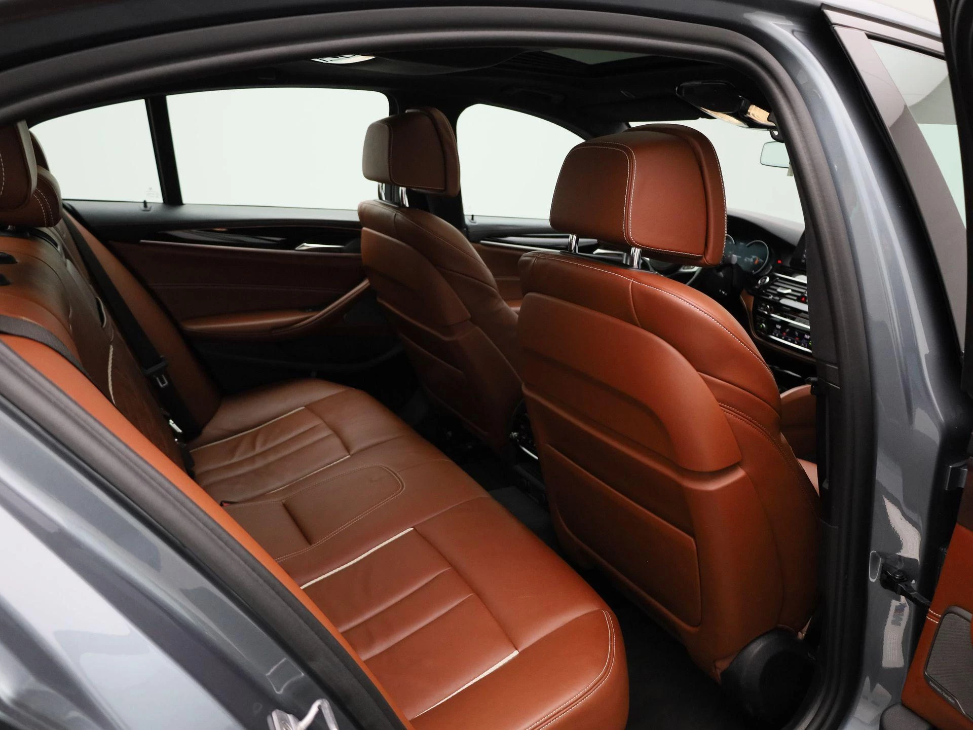 BMW 5 Serie M550i xDrive High Executive