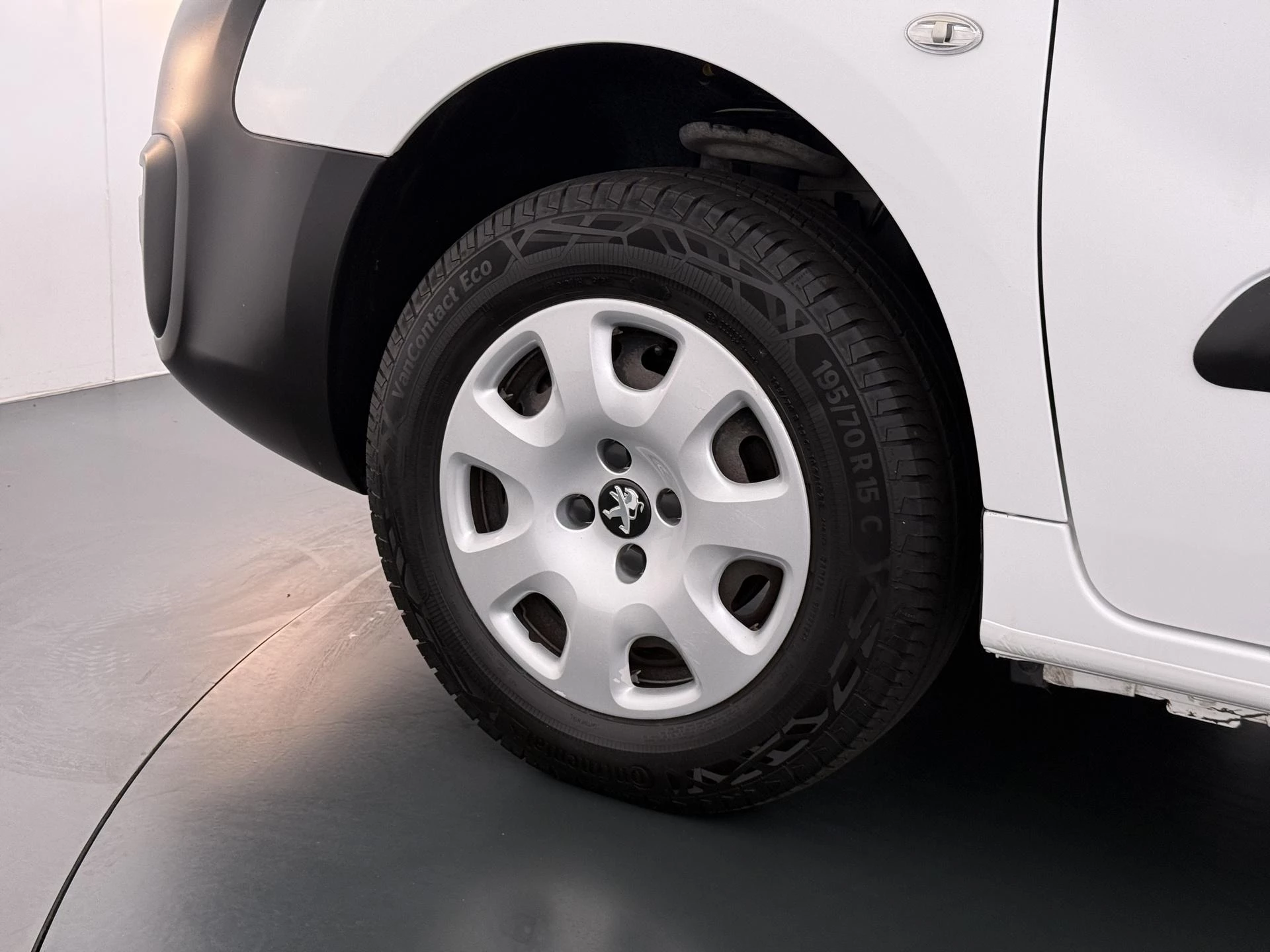 Peugeot-e-Partner-image-12