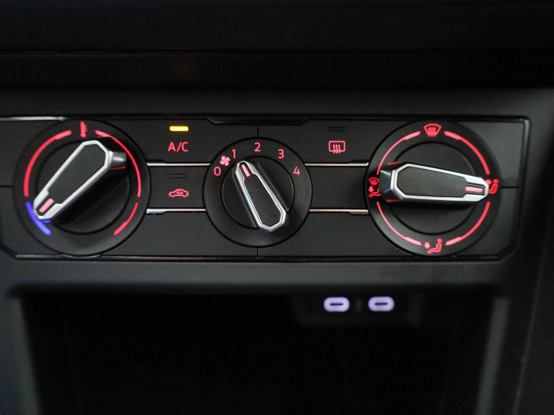 Volkswagen-Polo-image-22