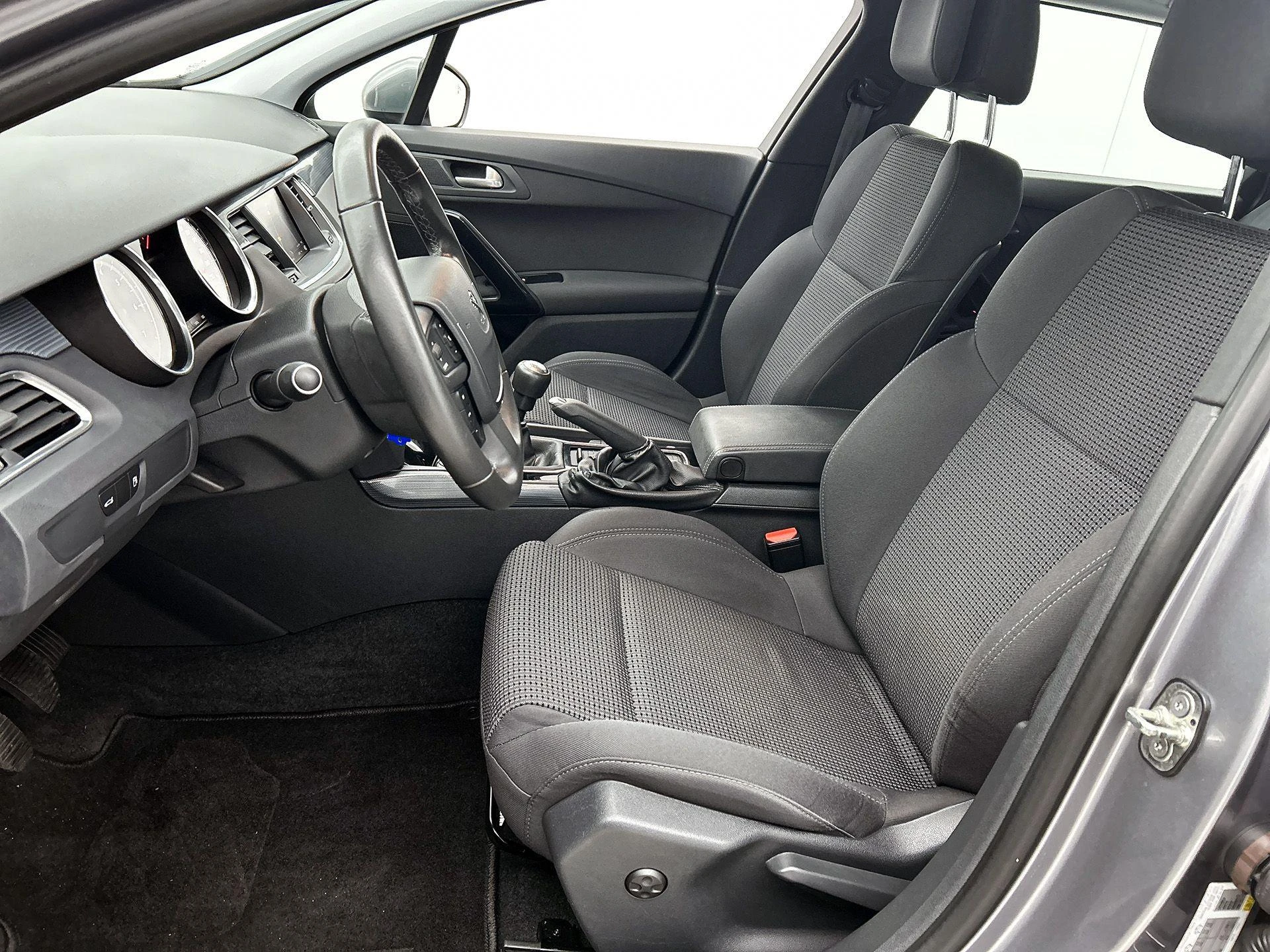 Peugeot-508-image-40