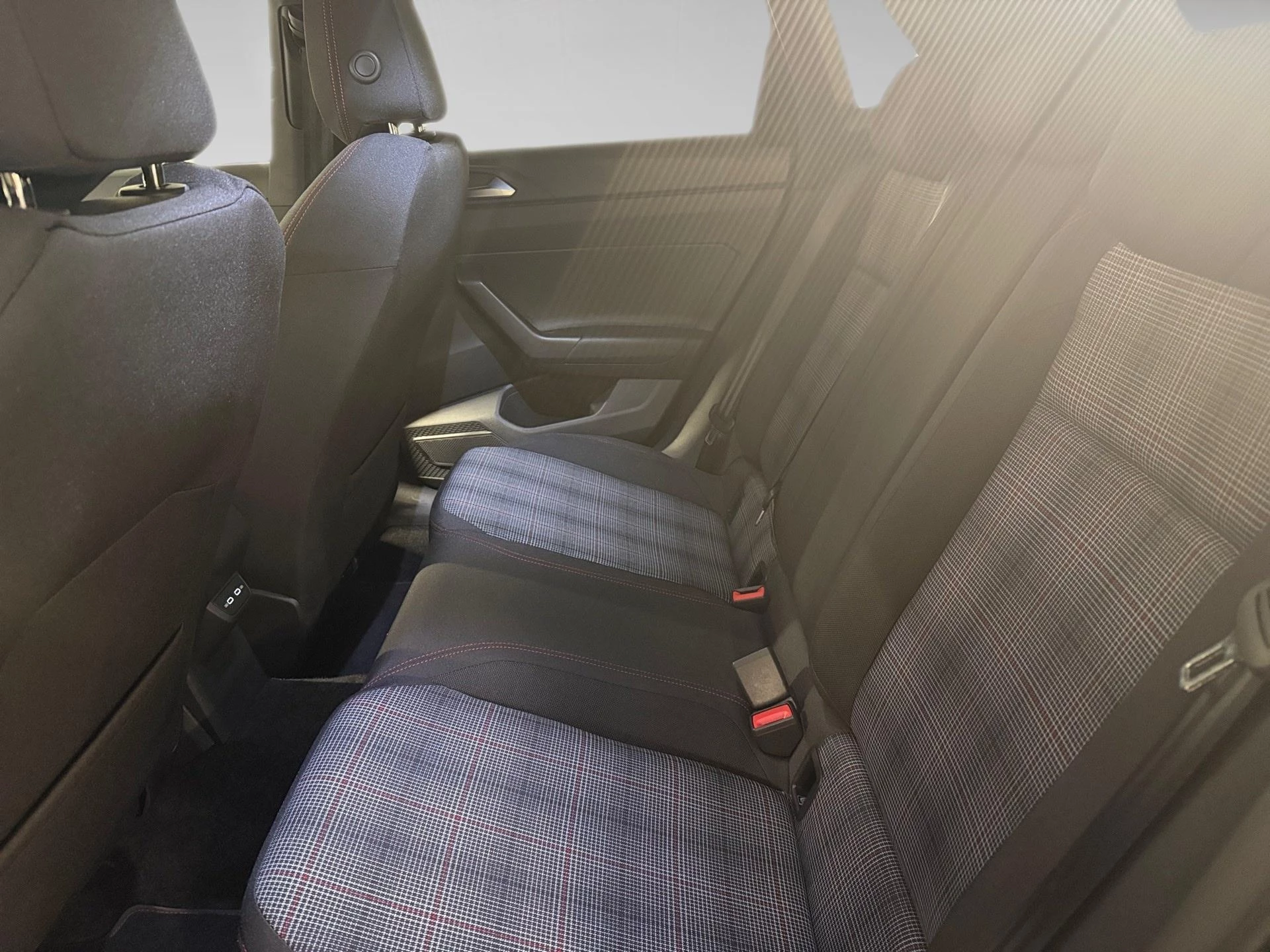 Volkswagen-Polo-image-10