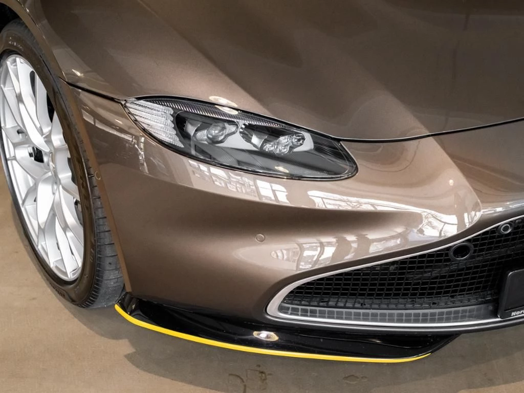 Aston Martin V8 Vantage Coupé 007 Edition 1 of 100