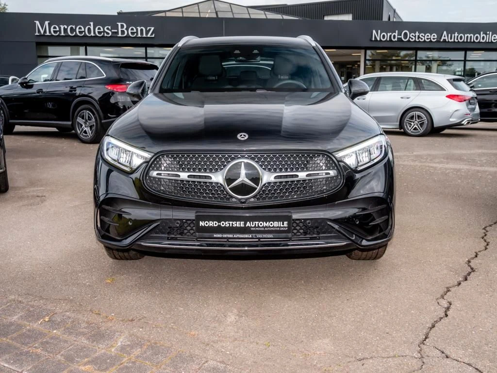 Mercedes-Benz-GLC 300 d-image-3