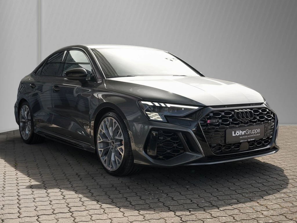 Audi RS3 Lim. TFSI qu. S tronic /MatrixLED/HuD/SAGA
