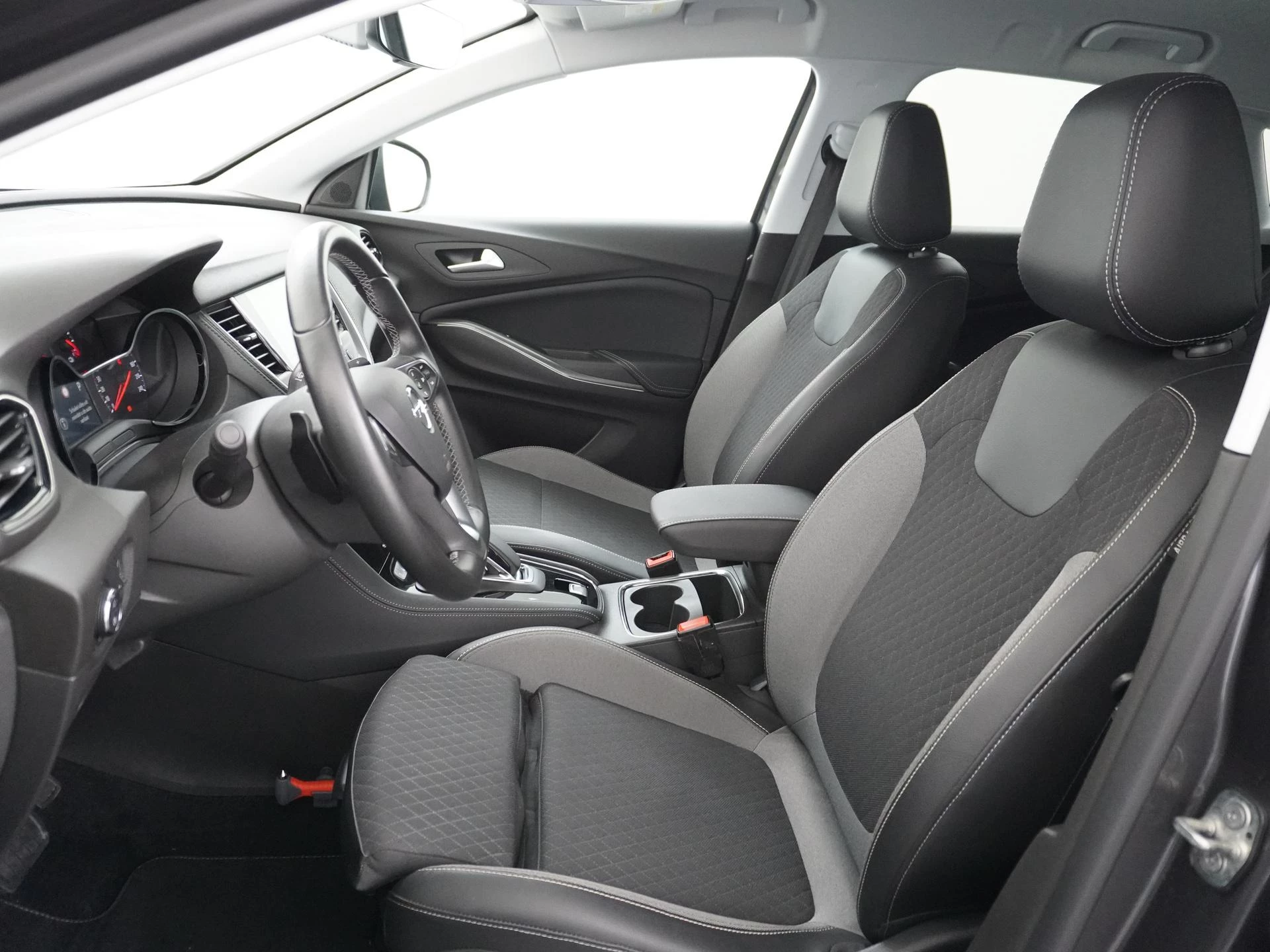 Opel-Grandland X-image-3