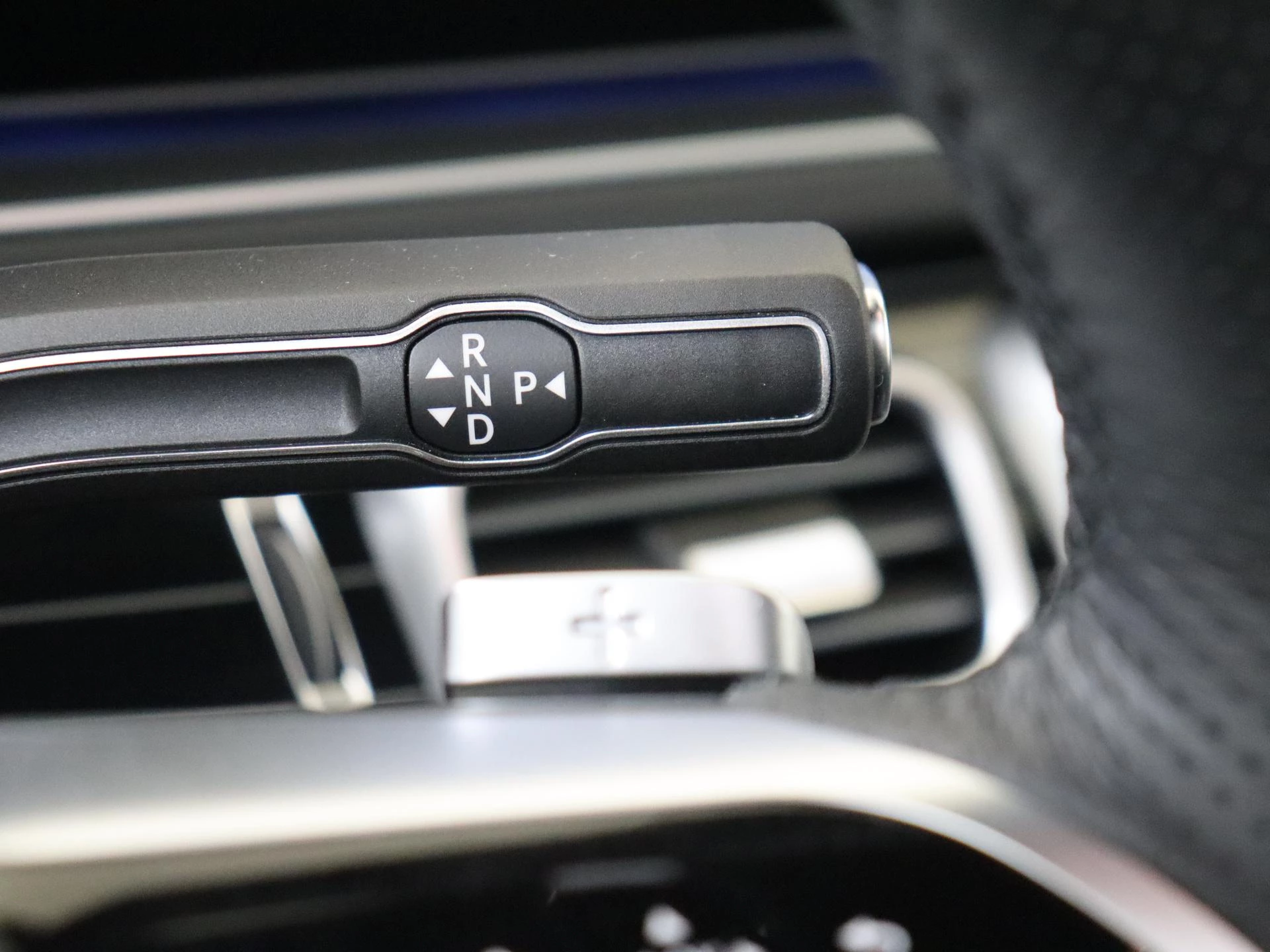 Mercedes-Benz-GLE-image-14