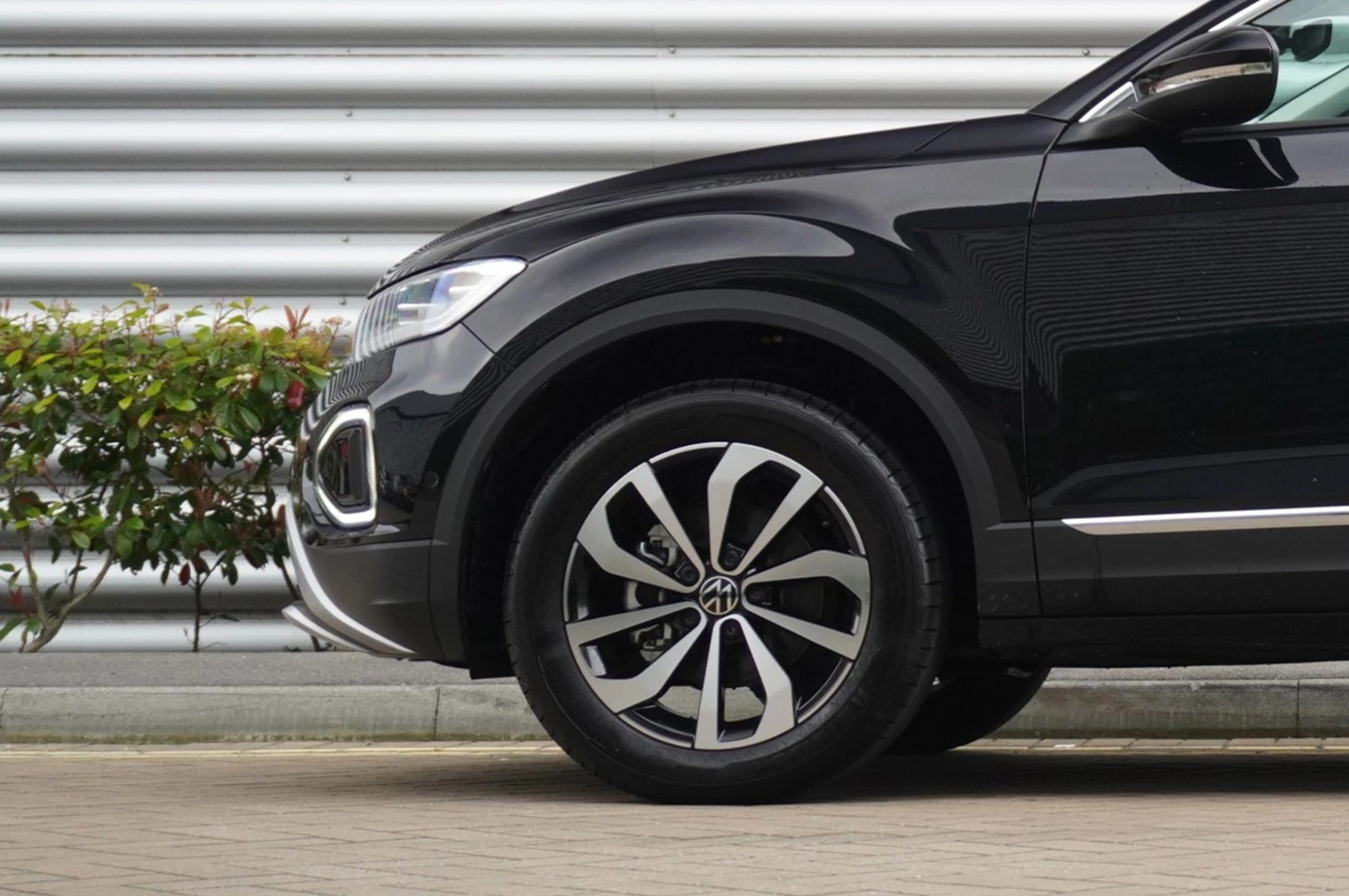 Volkswagen-T-Roc-image-4