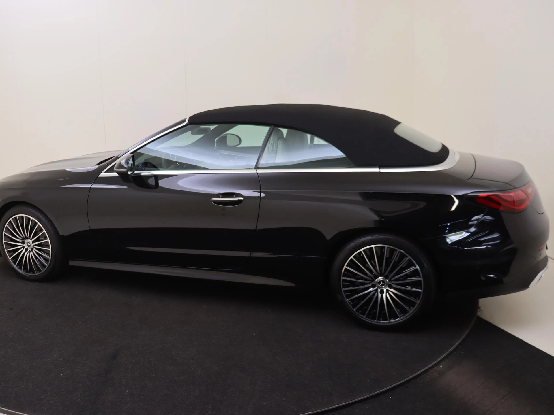 Mercedes-Benz-CLE-image-30