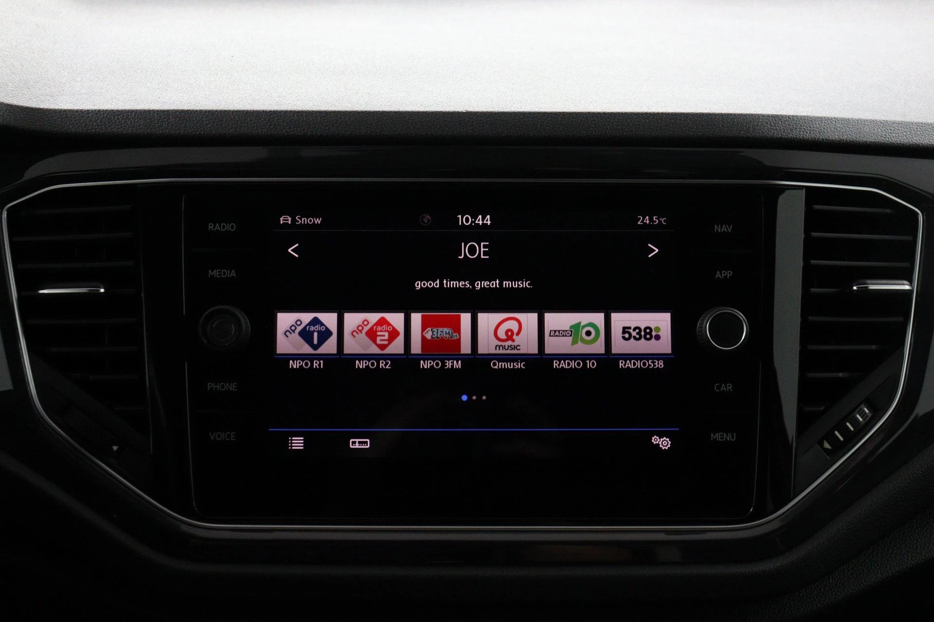 Volkswagen-T-Roc-image-7