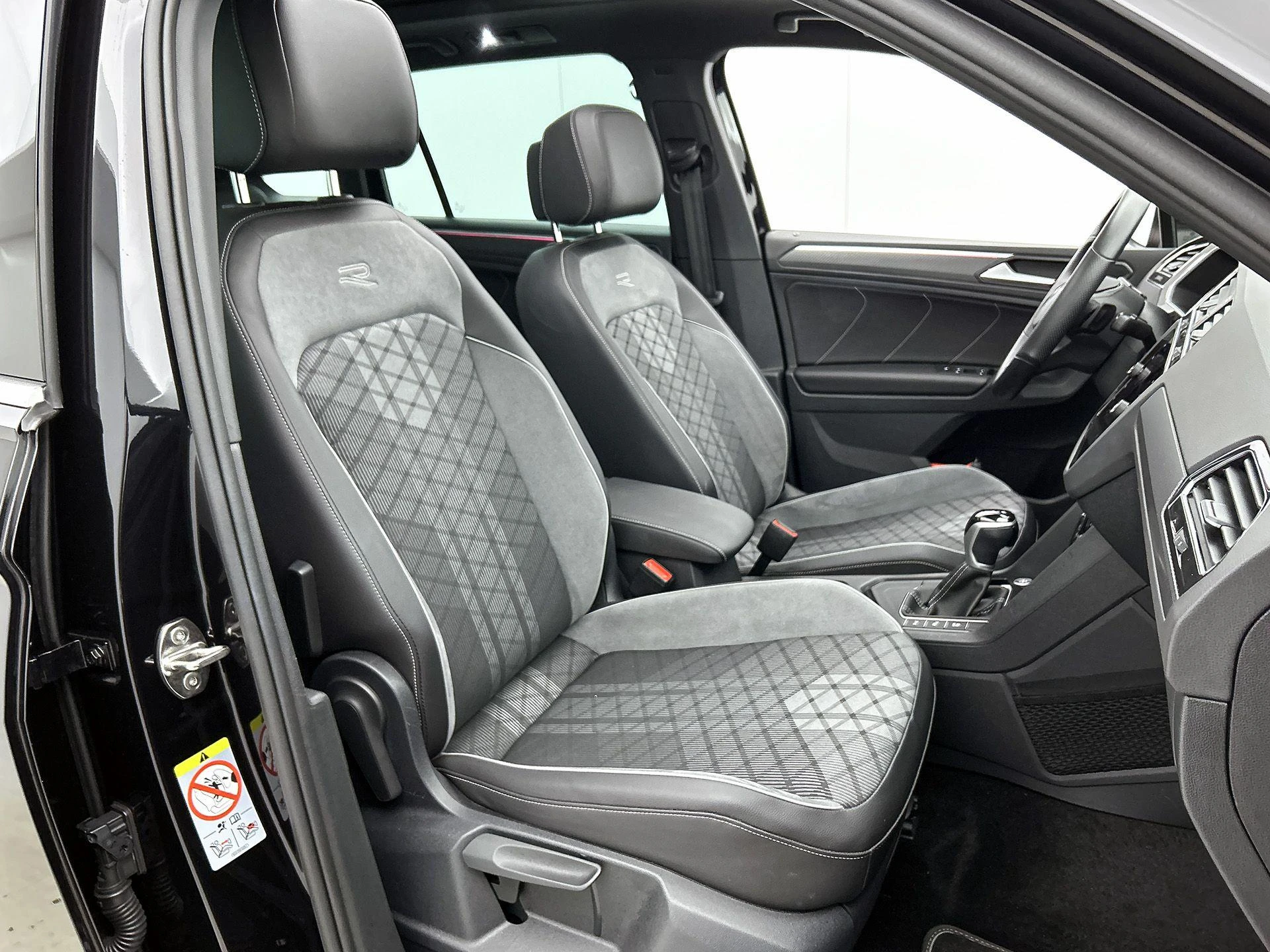 Volkswagen-Tiguan-image-53