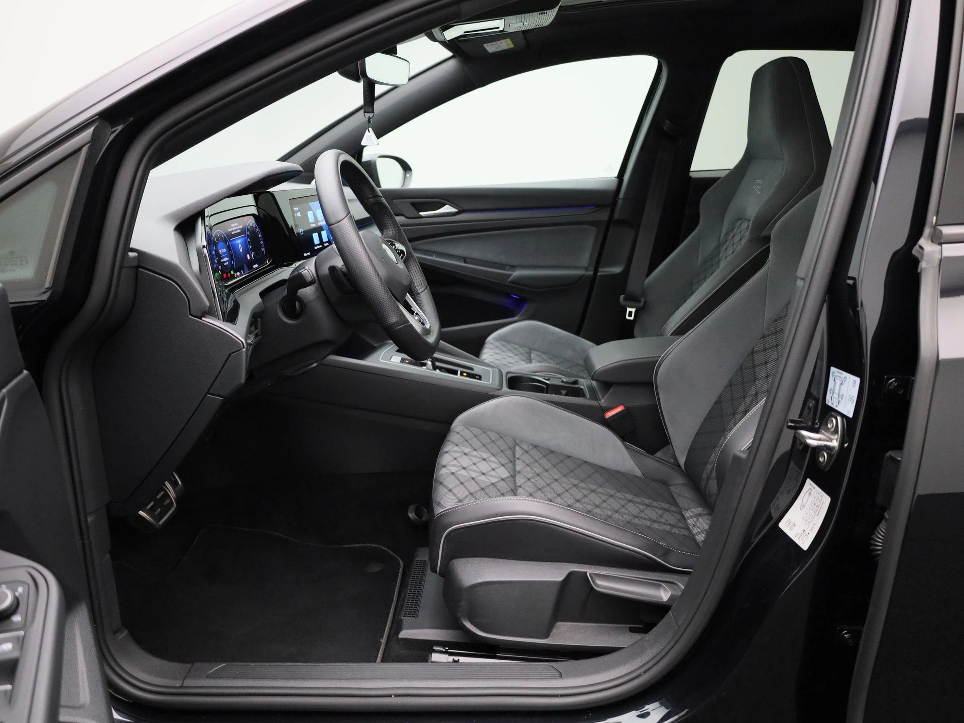 Volkswagen Golf 1.5 eTSI R-Line
