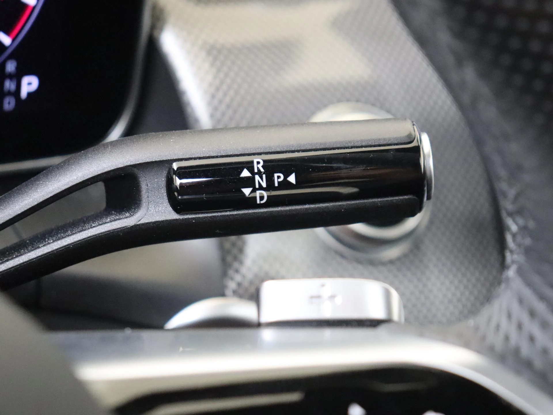 Mercedes-Benz-GLC-image-14