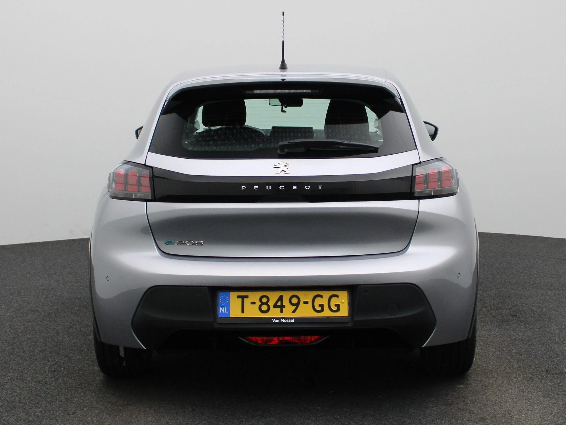 Peugeot-e-208-image-4