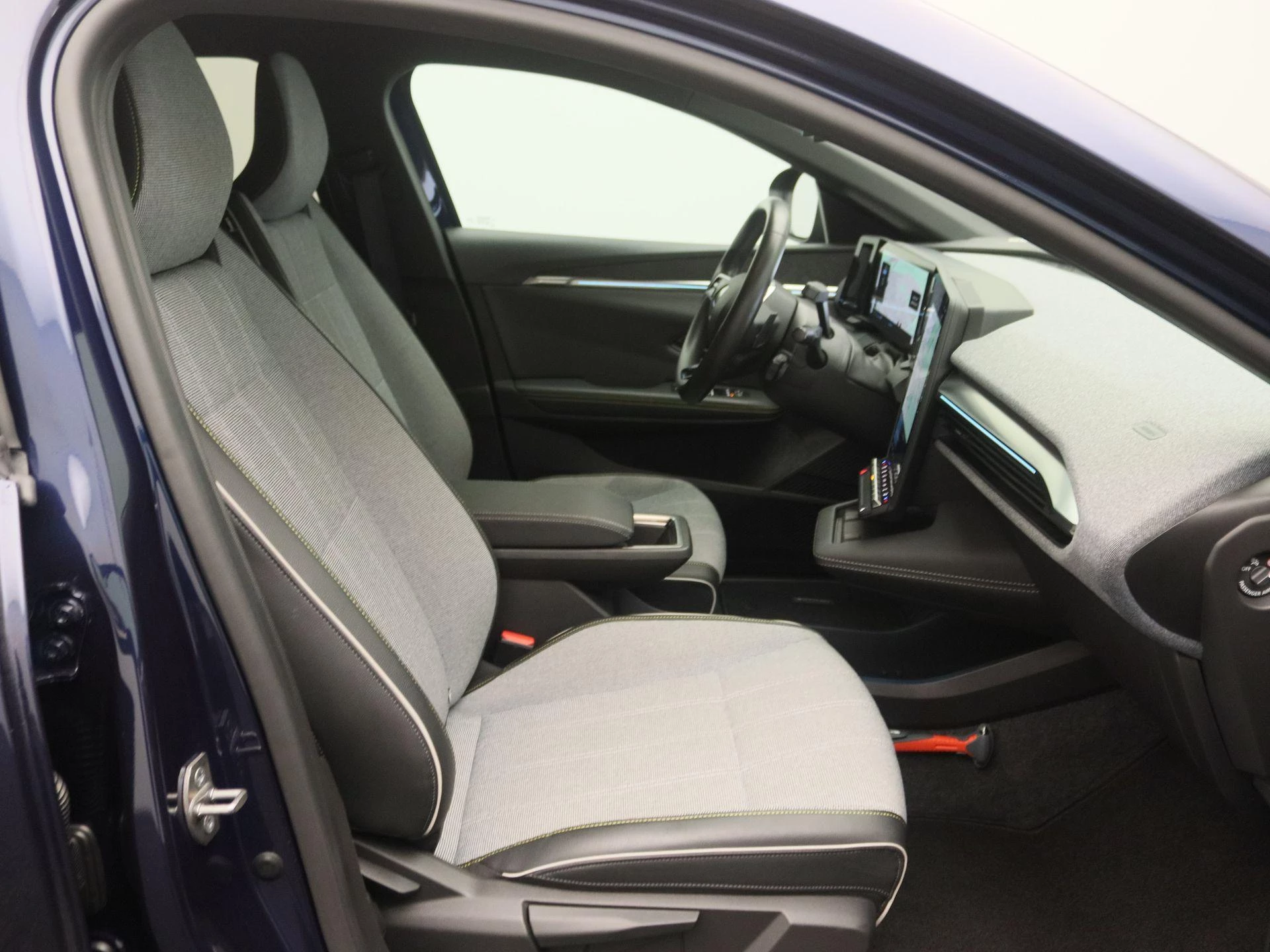 Renault-Megane E-Tech-image-22