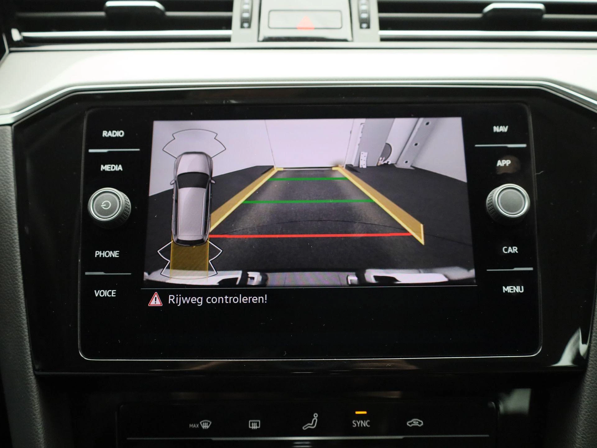 Volkswagen Passat Variant 1.6 TDI Elegance Business R