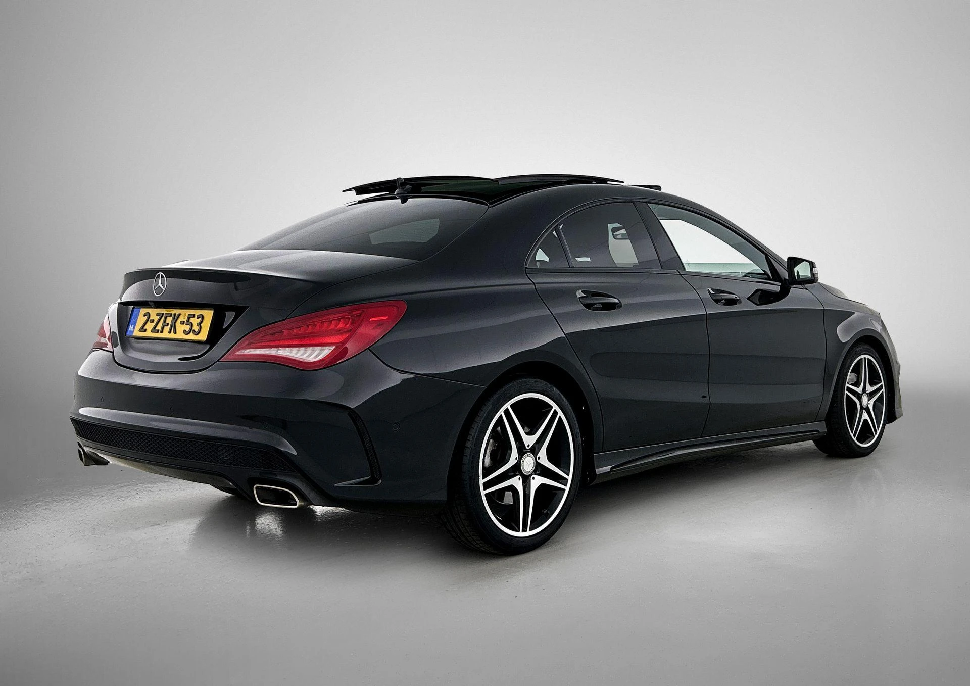 Mercedes-Benz-CLA-image-3