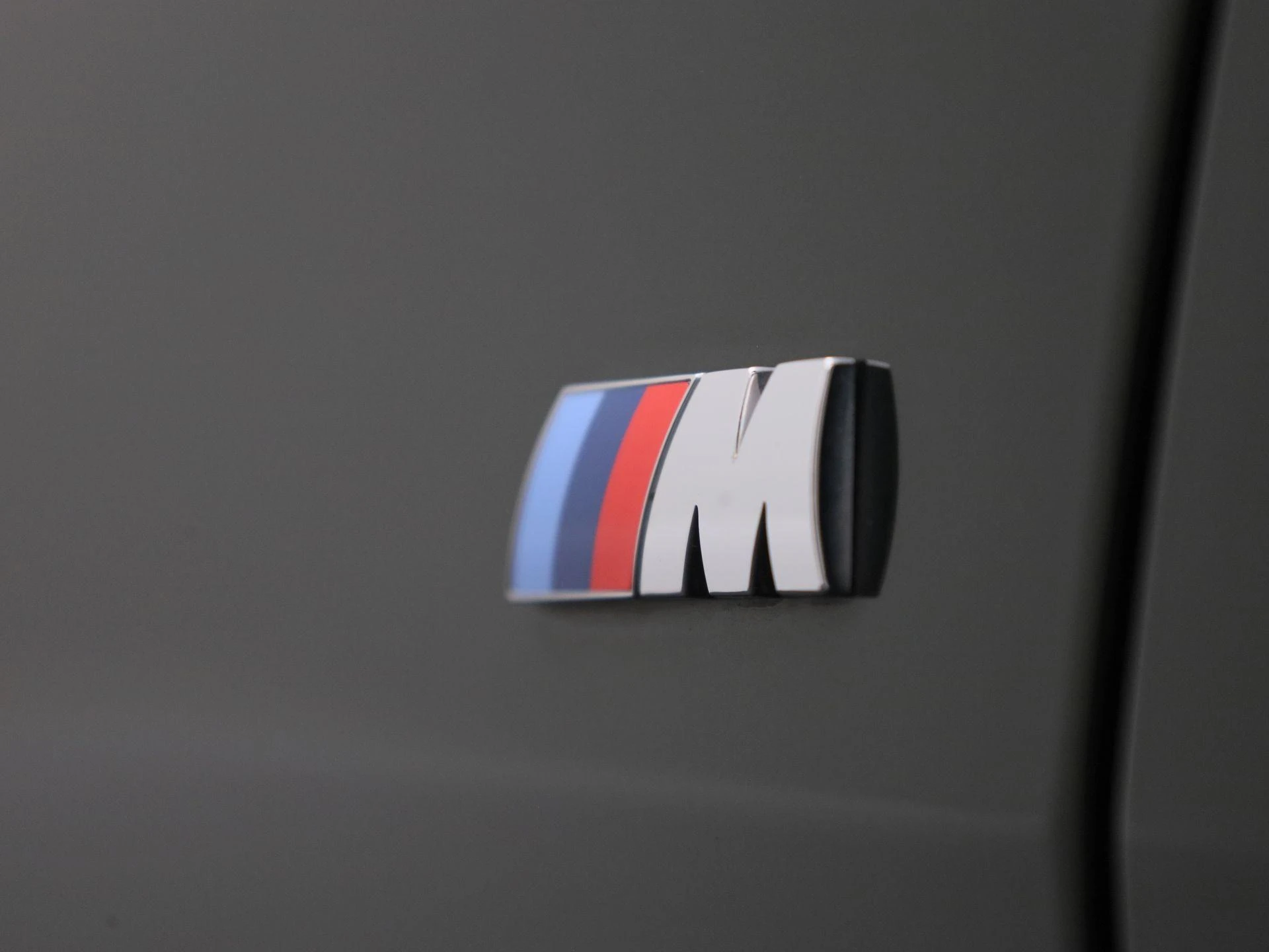 BMW-i4-image-45