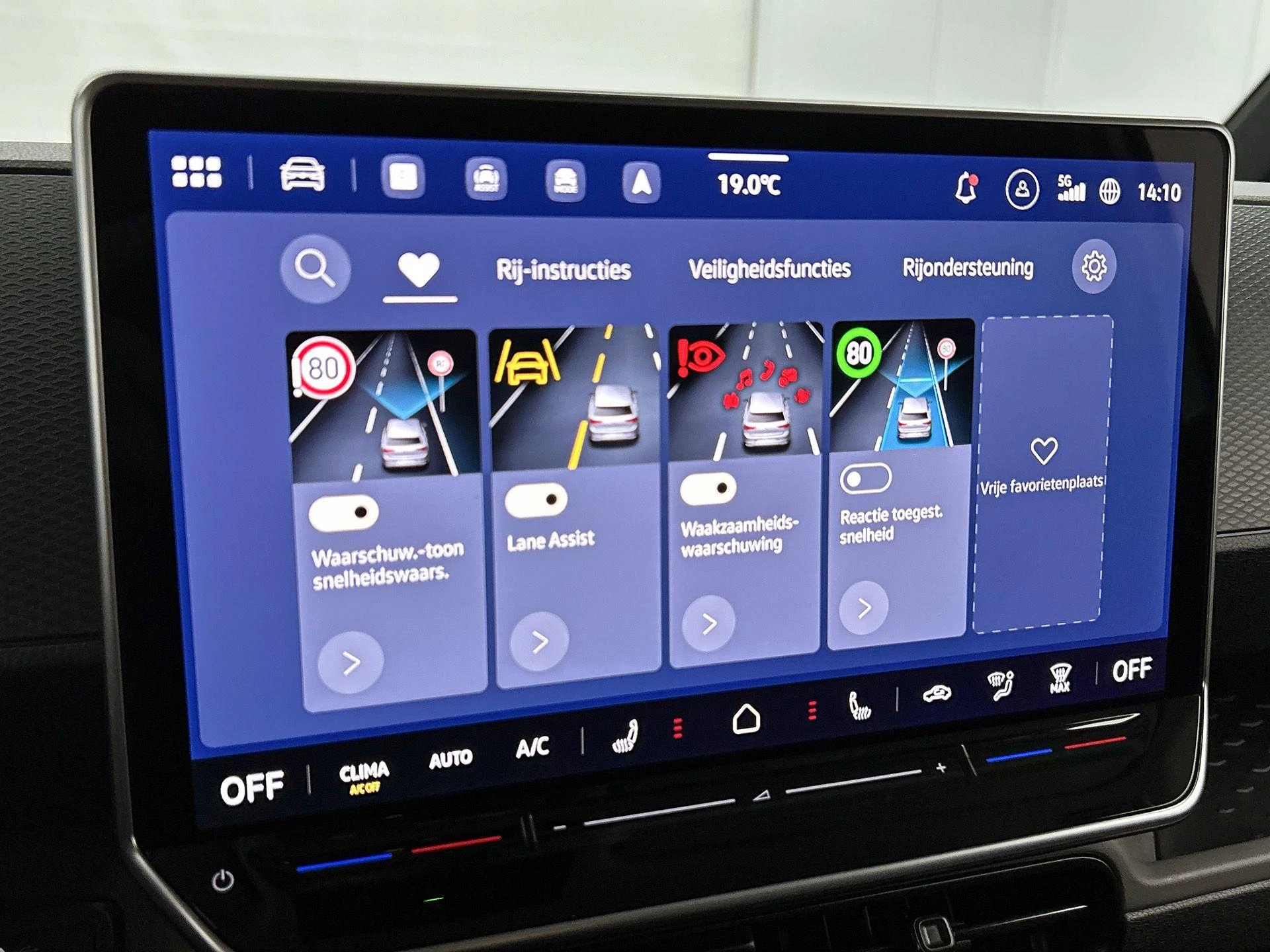 Volkswagen-ID. Buzz Cargo-image-11