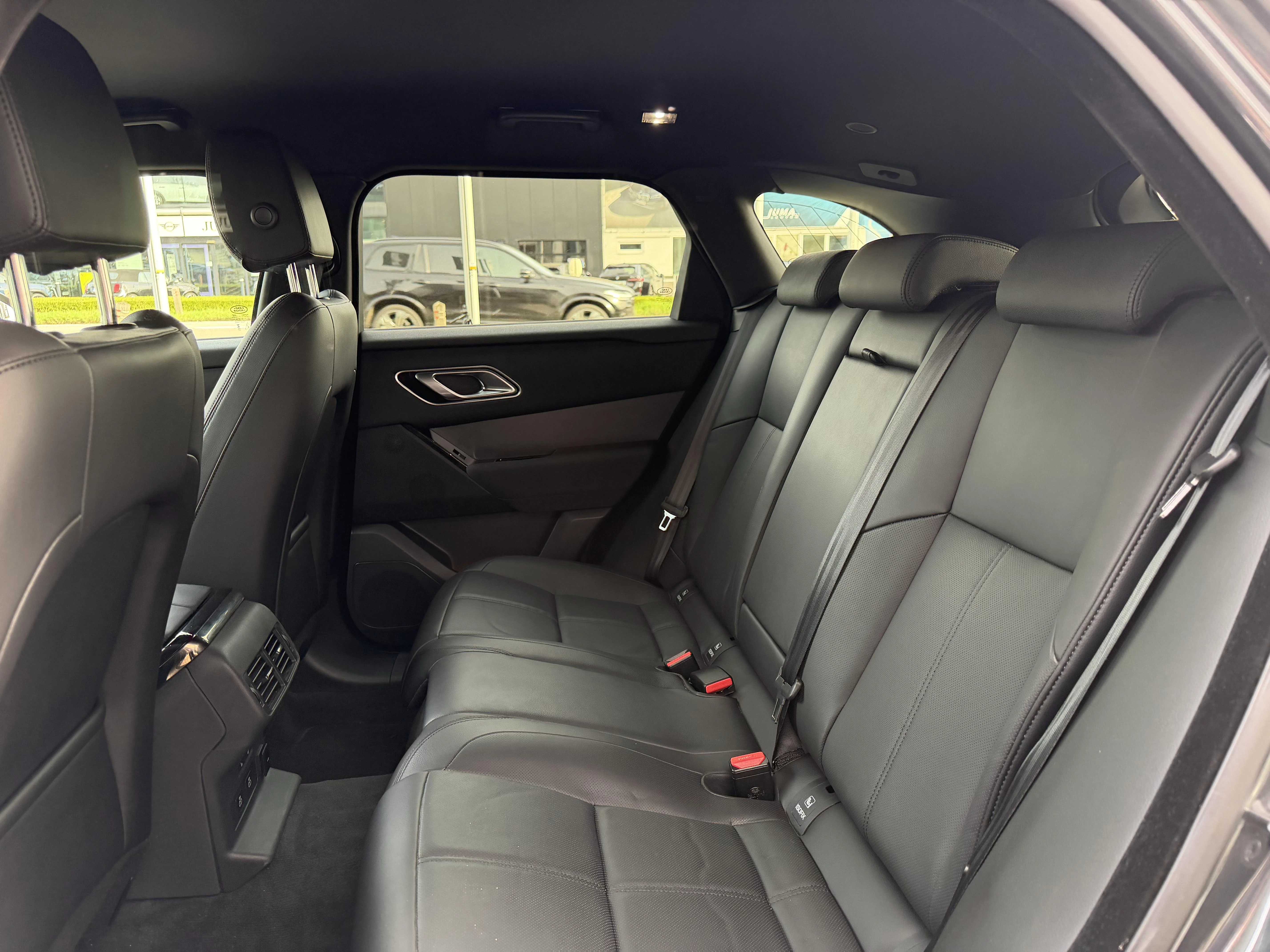 Land Rover Range Rover Velar P400e Dynamic SE AWD