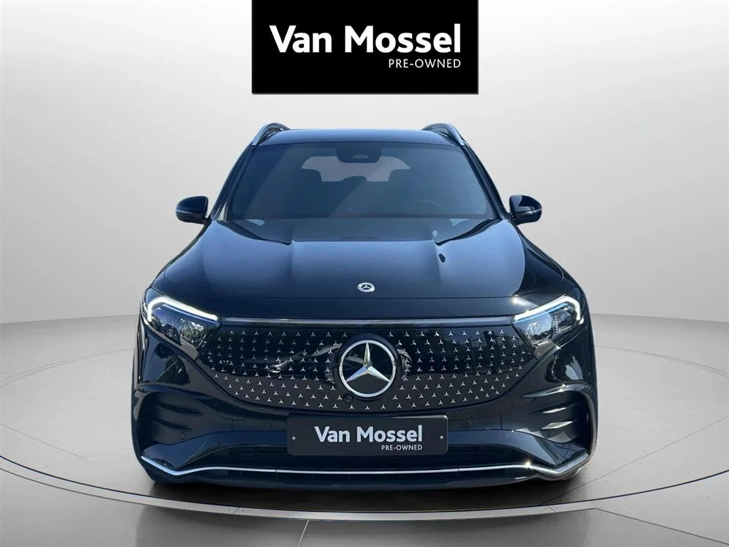 Mercedes-Benz-EQB-image-1