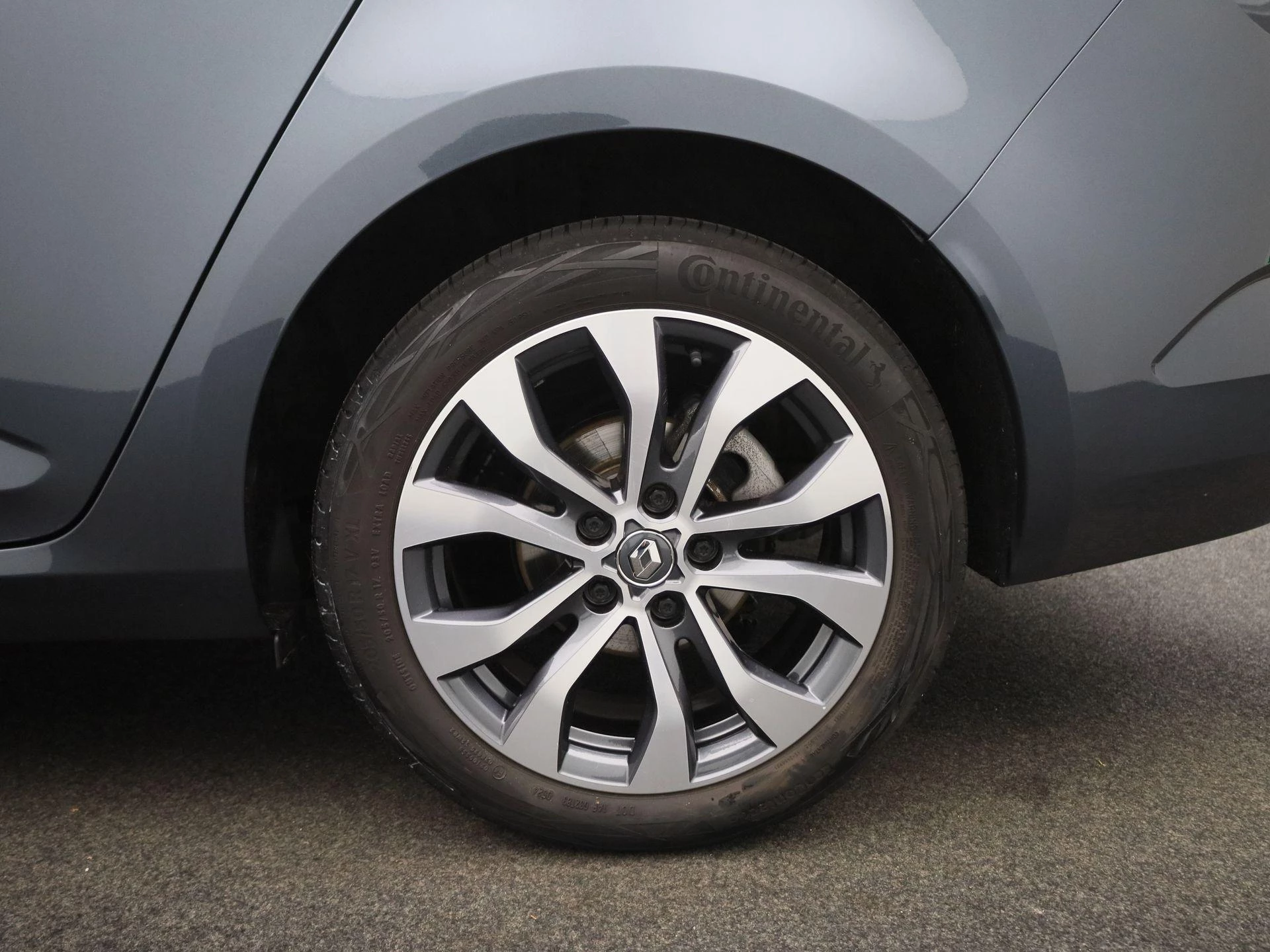 Renault-Mégane Estate-image-12