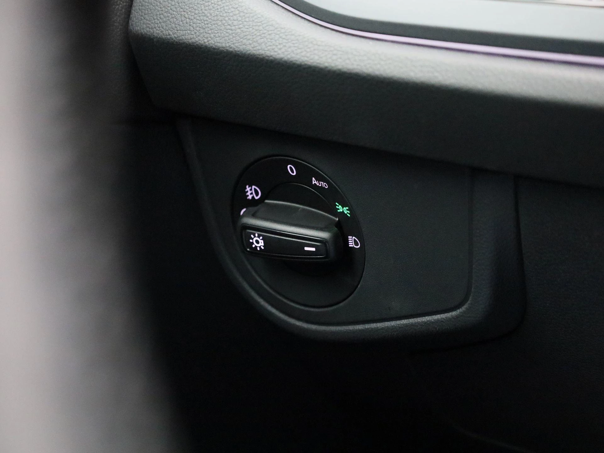 Volkswagen-Polo-image-27