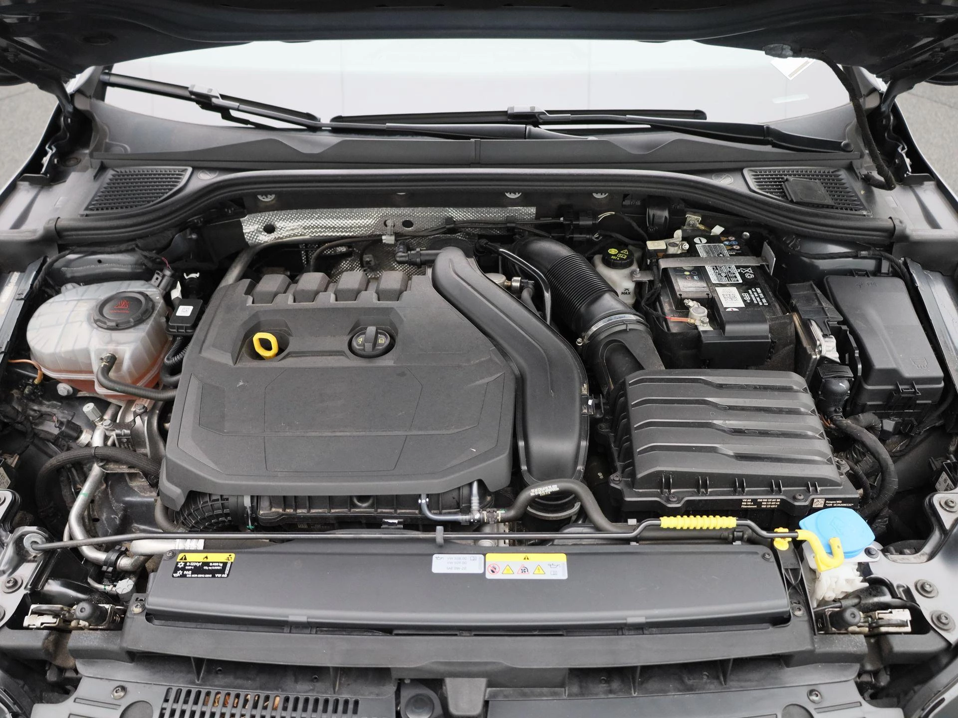Volkswagen-Golf-image-35