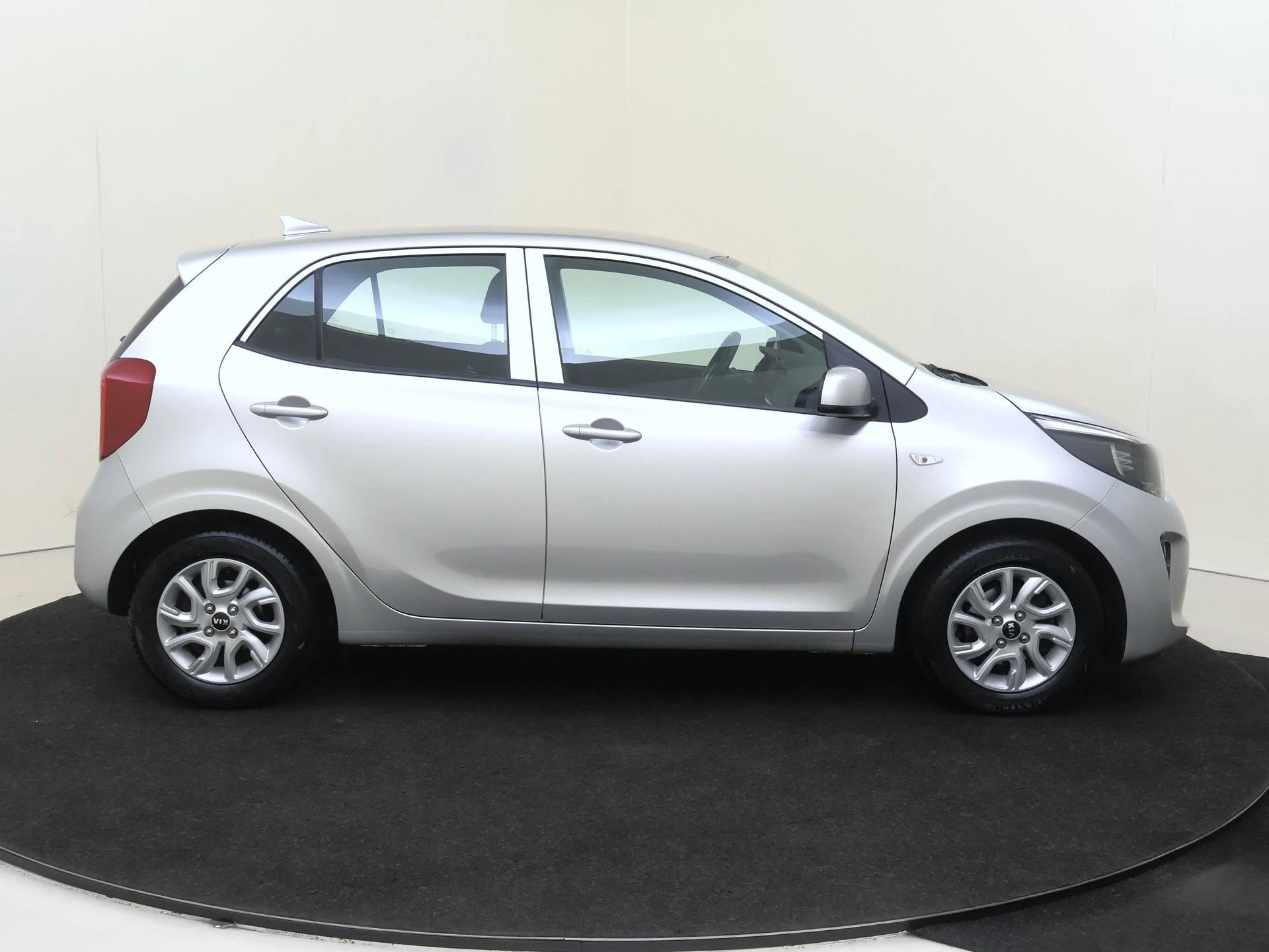 Kia-Picanto-image-8