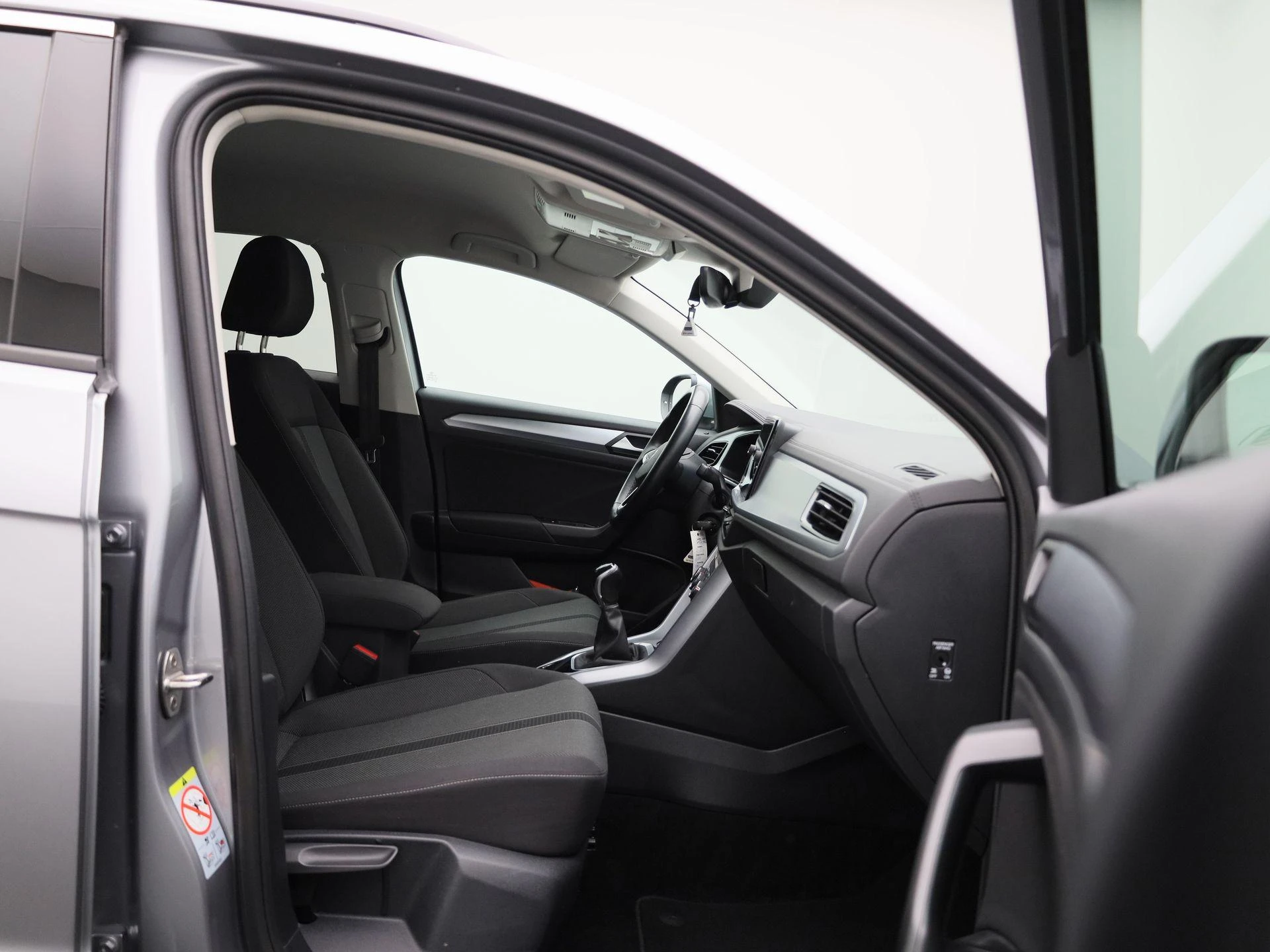 Volkswagen-T-Roc-image-34