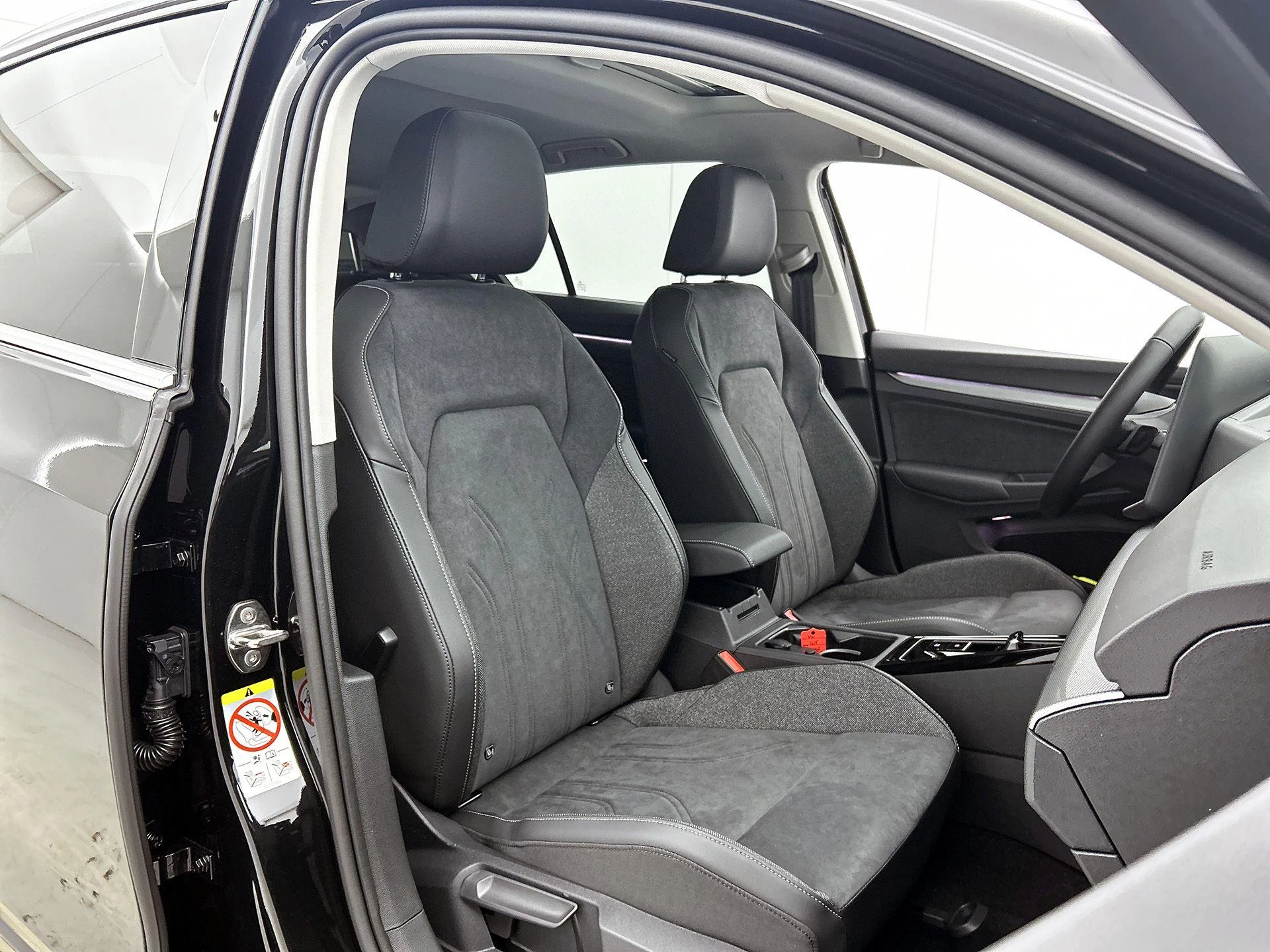 Volkswagen-Golf-image-41
