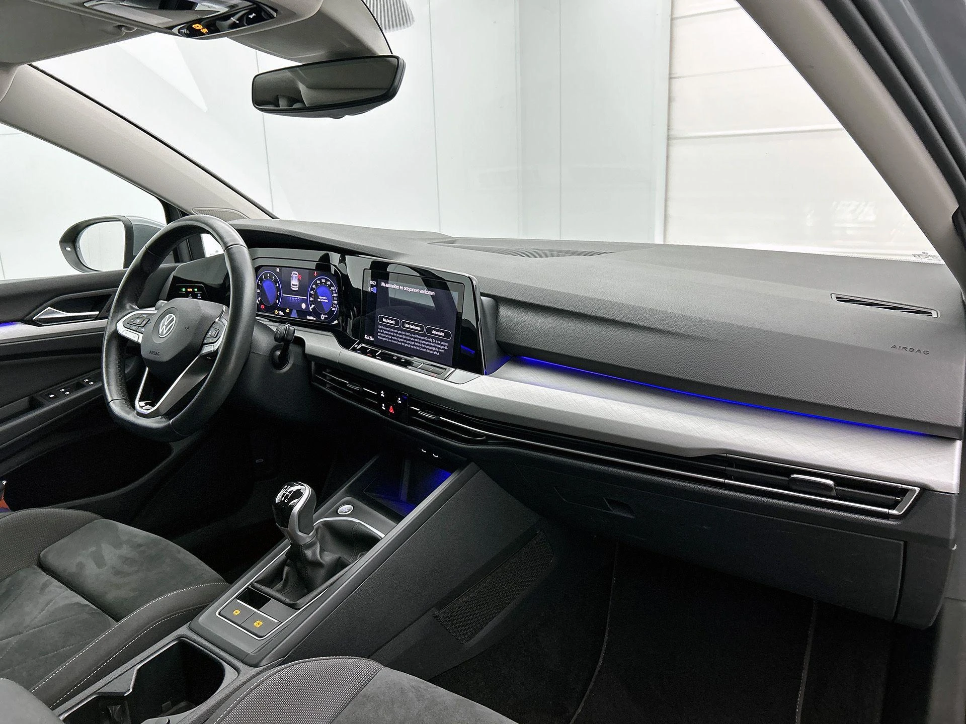 Volkswagen-Golf-image-16