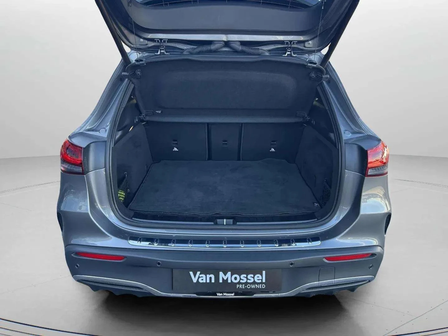 Mercedes-Benz-EQA-image-22