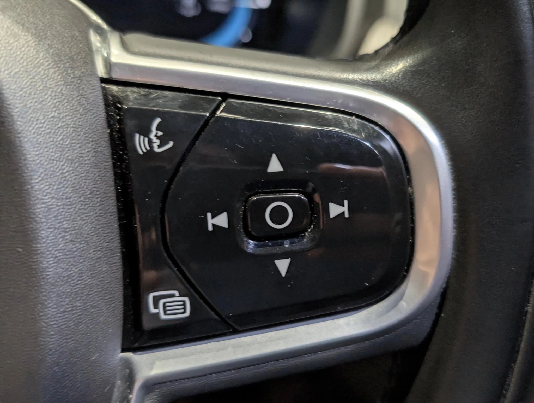 Volvo-V90-image-30