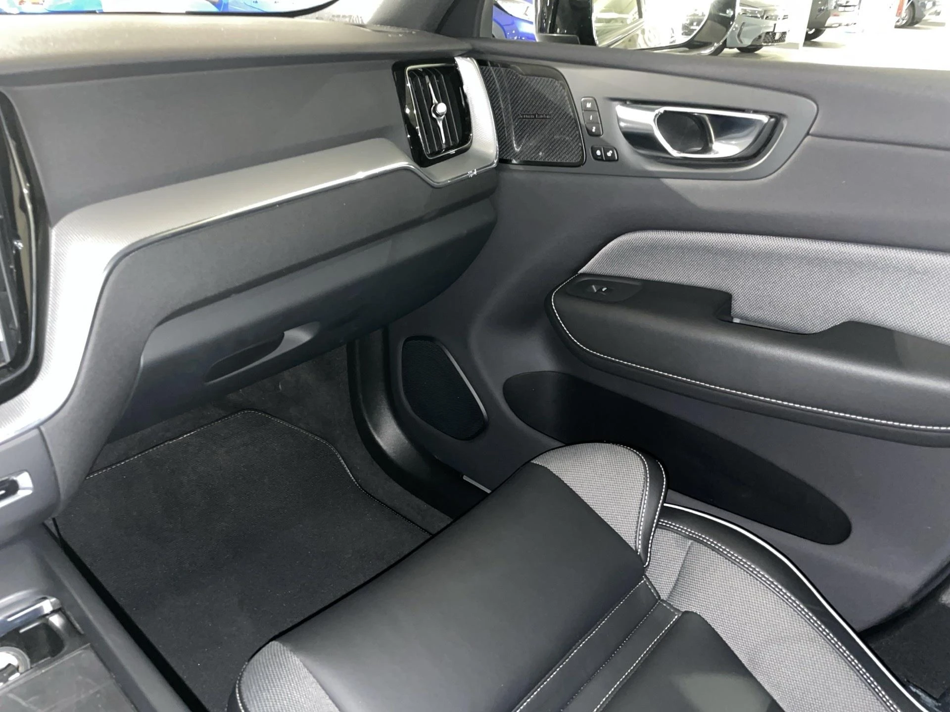 Volvo-XC60-image-8