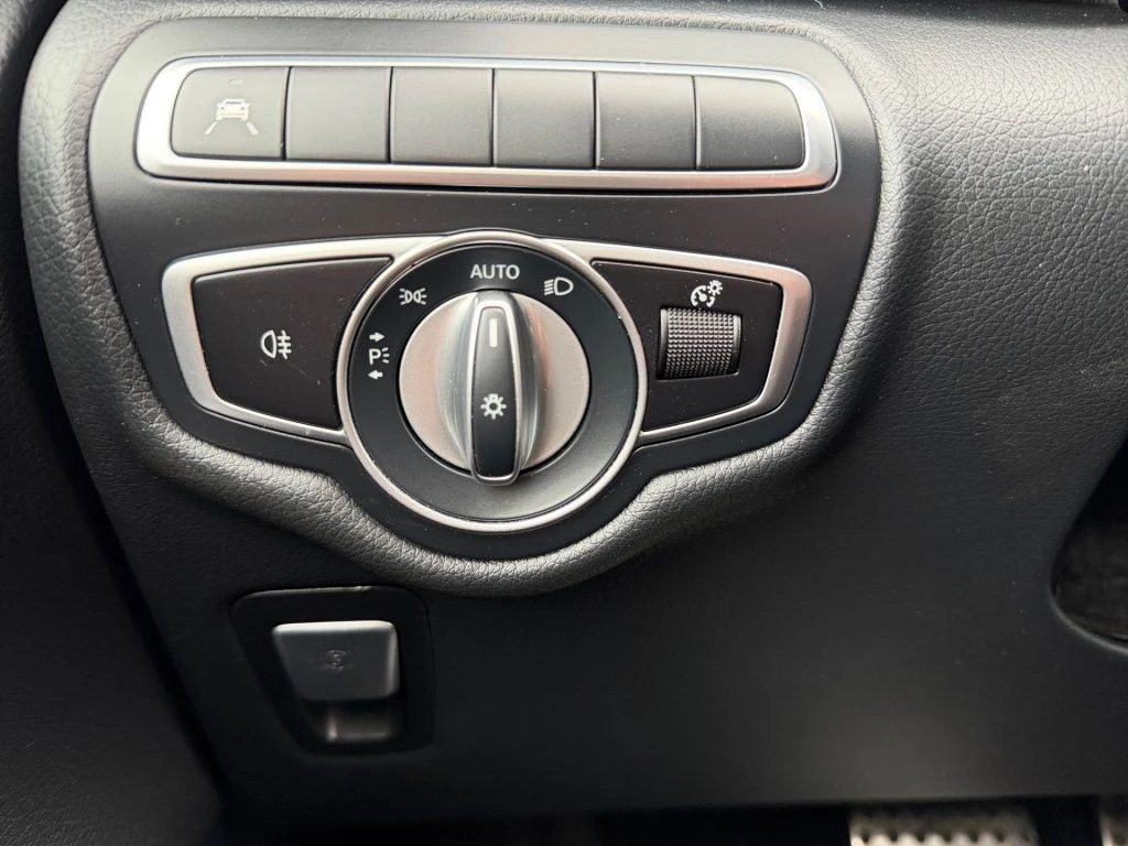 Mercedes-Benz-V-Klasse 300-image-15