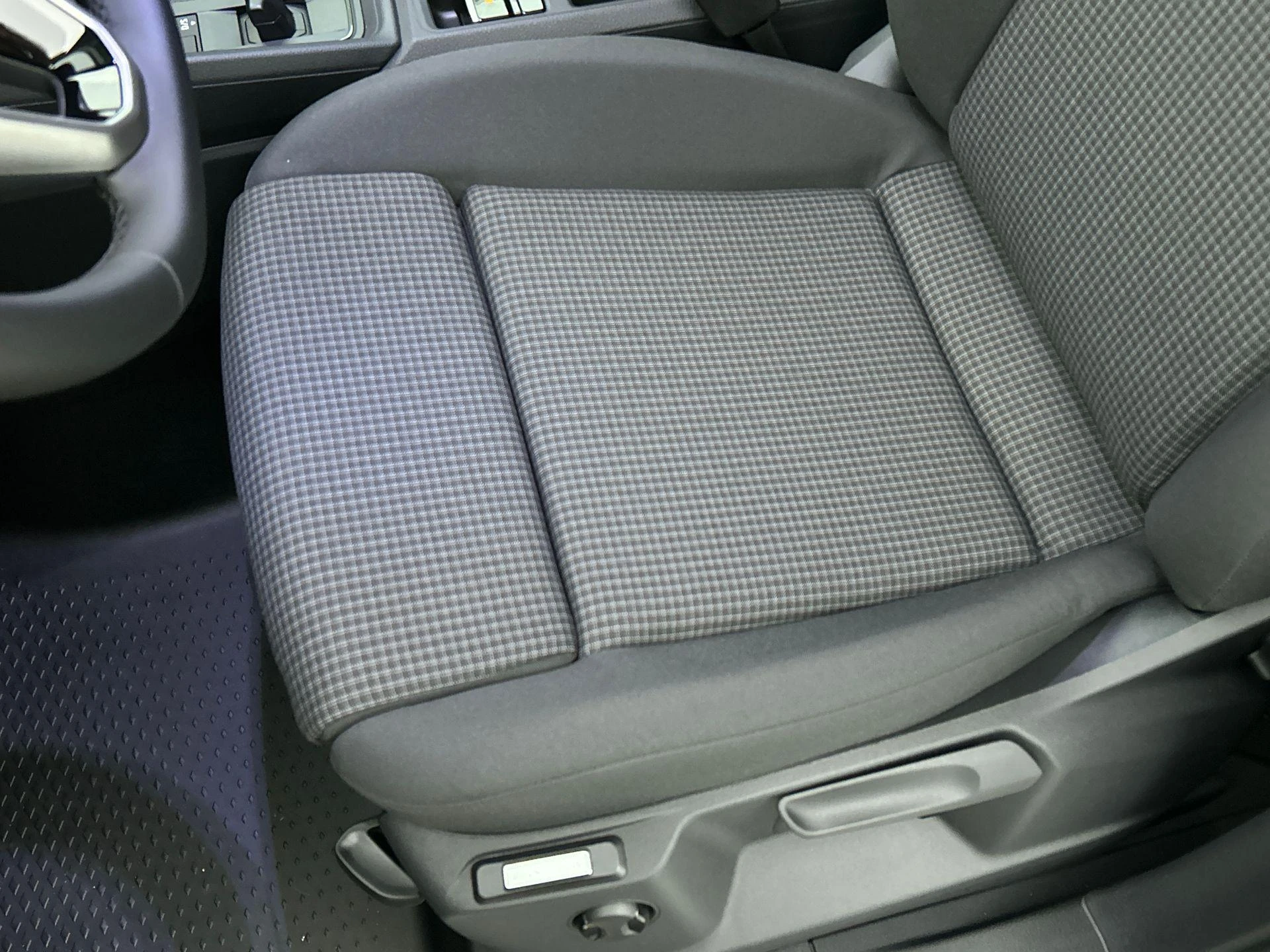Volkswagen-Caddy-image-20