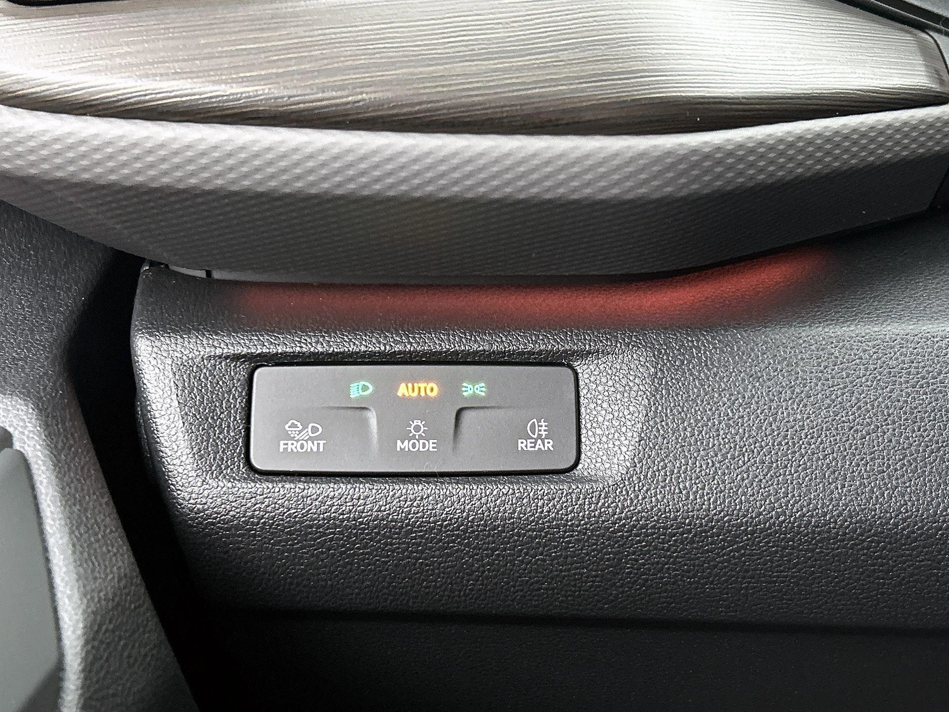 Volkswagen-Multivan-image-15
