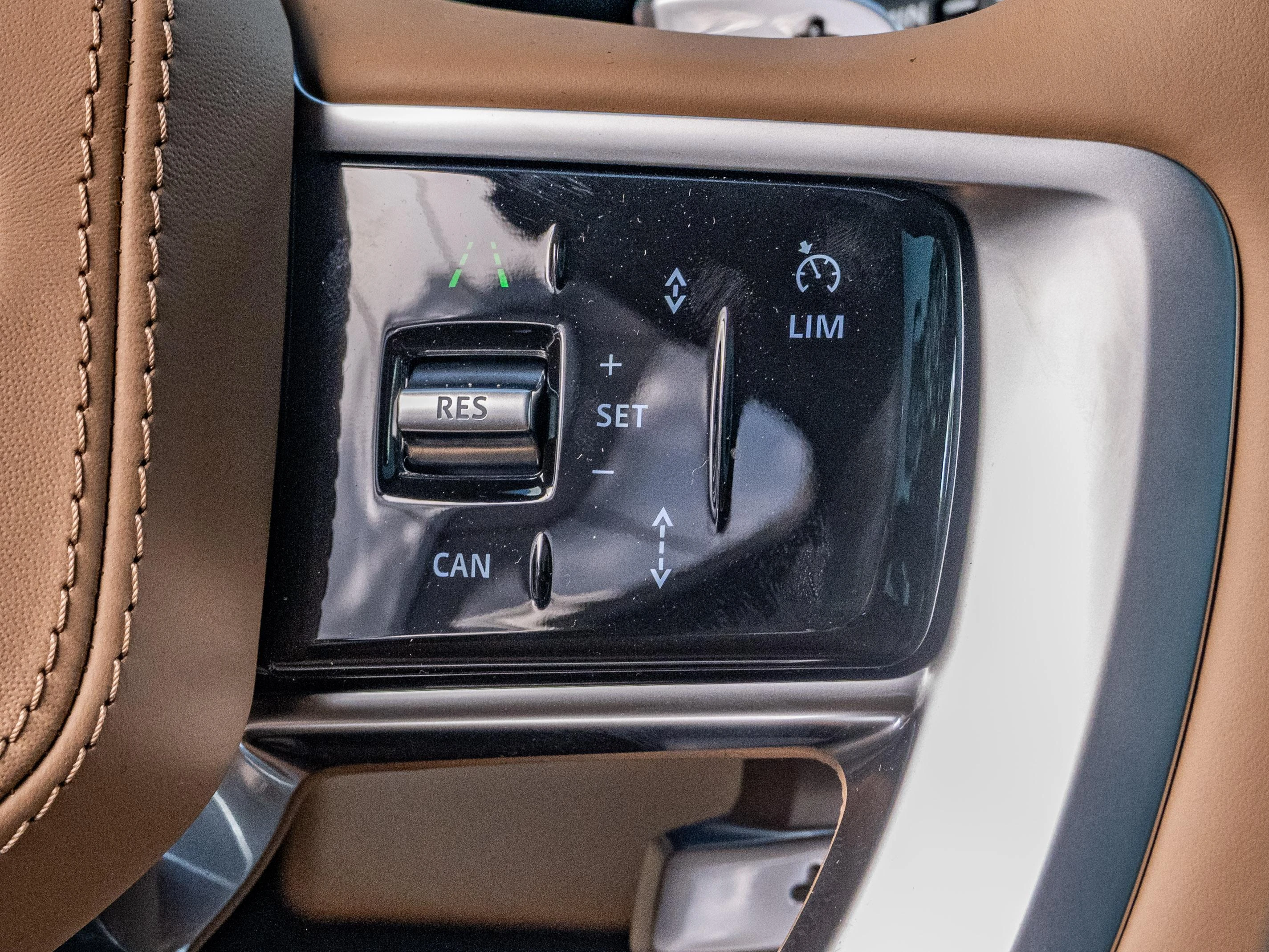 Land Rover-Range Rover-image-24