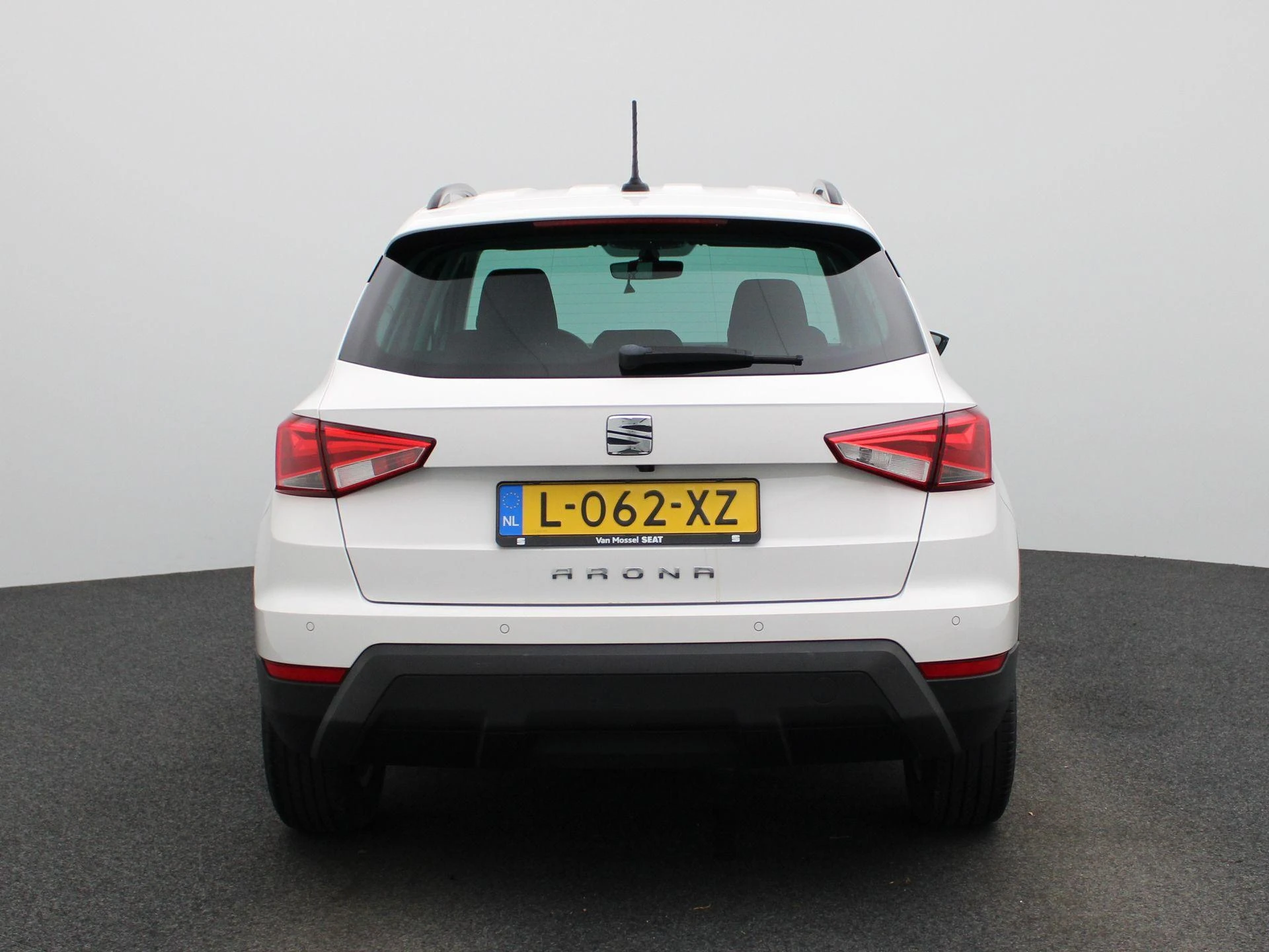 SEAT-Arona-image-4