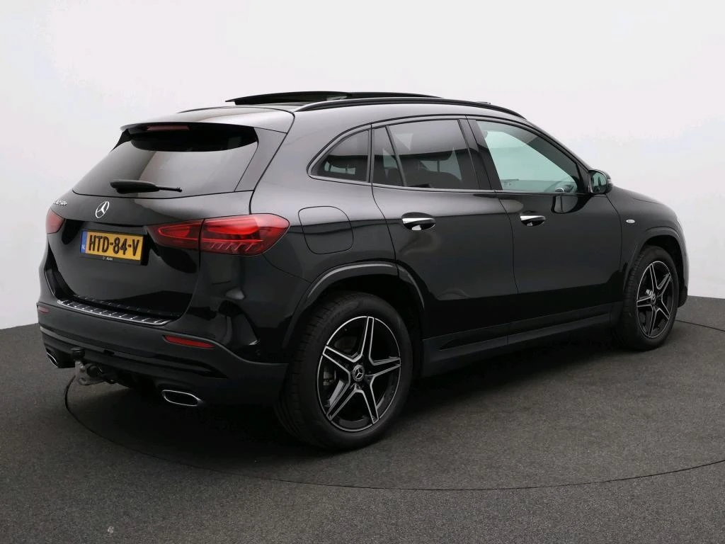 Mercedes-Benz-GLA-image-1