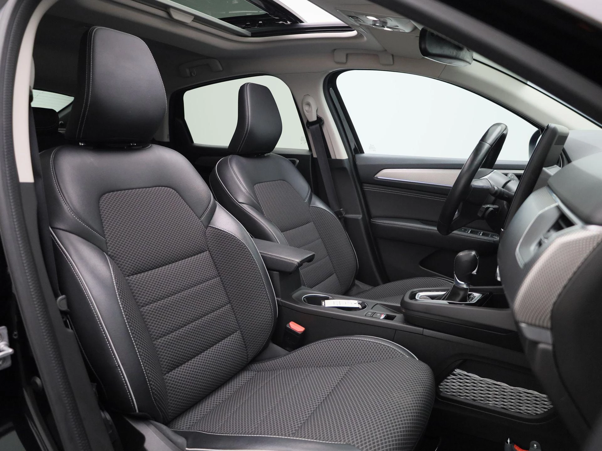 Renault-Arkana-image-33