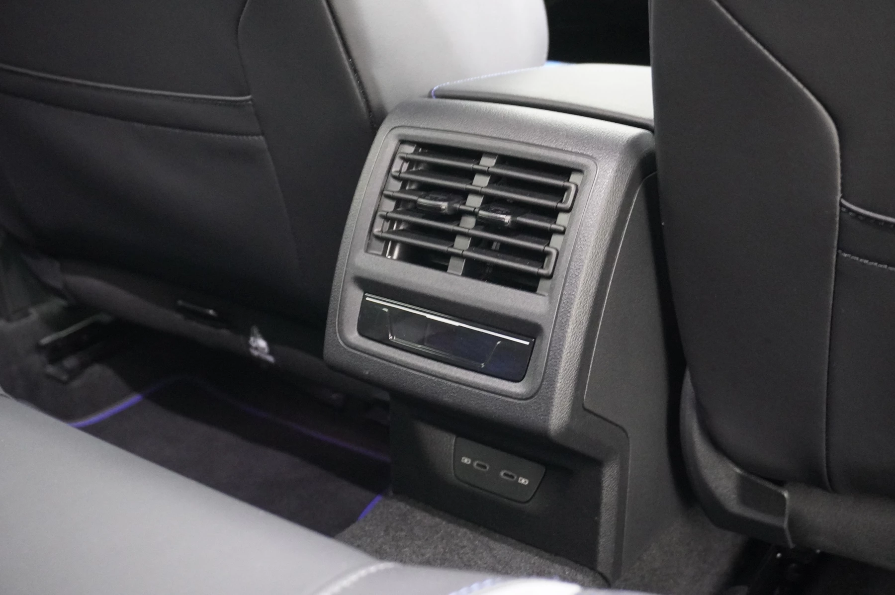 Volkswagen-Golf-image-9
