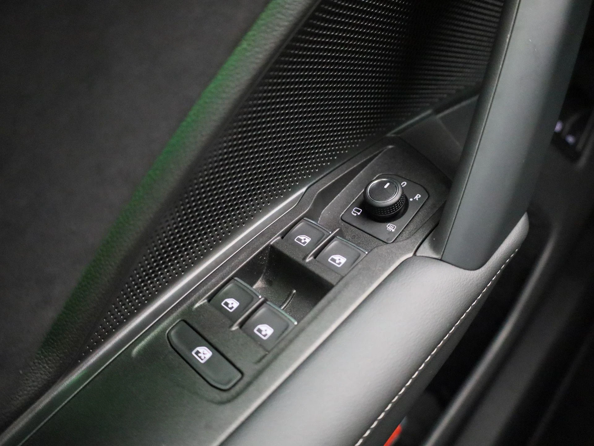 Volkswagen-Tiguan-image-23