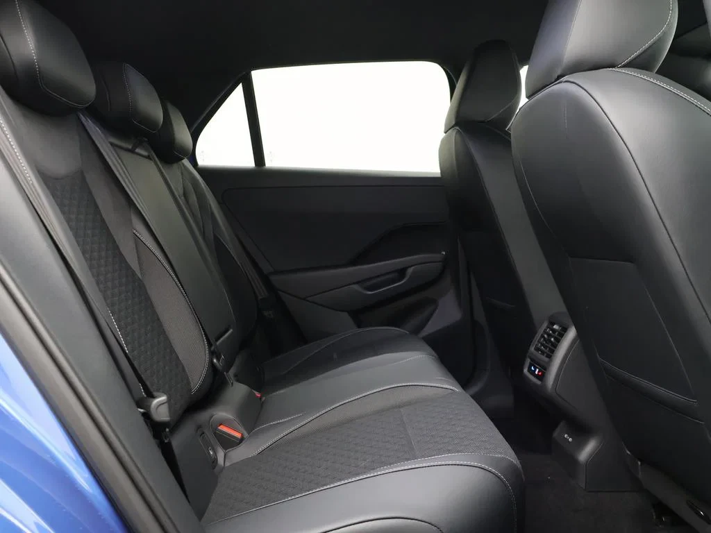 Volkswagen-T-Roc-image-10