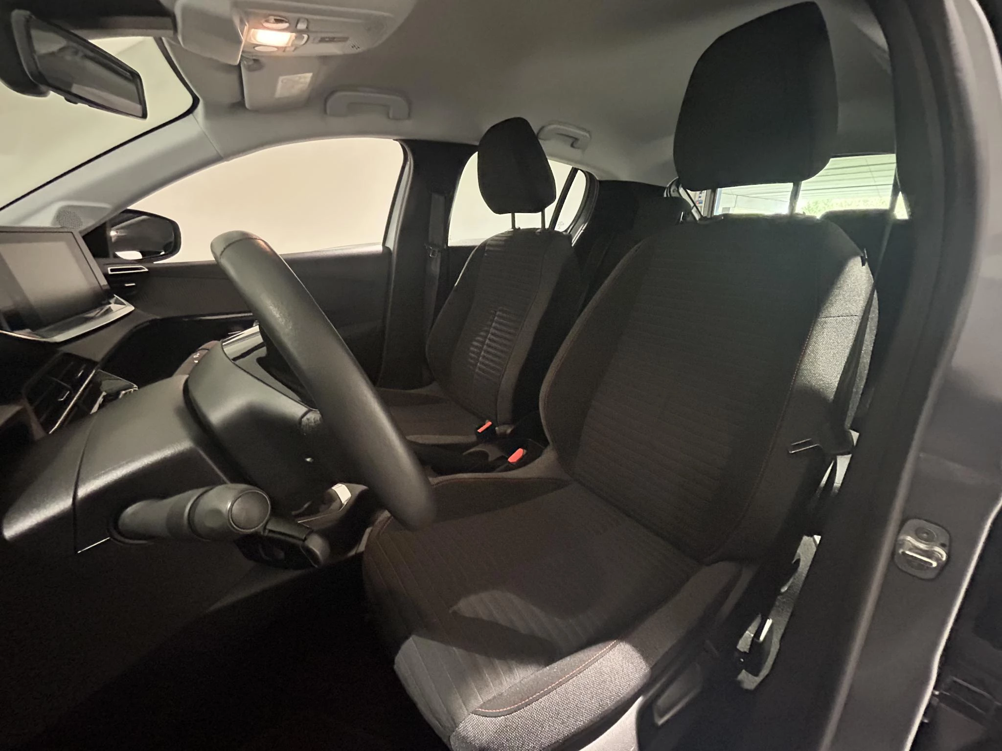 Peugeot-208-image-15